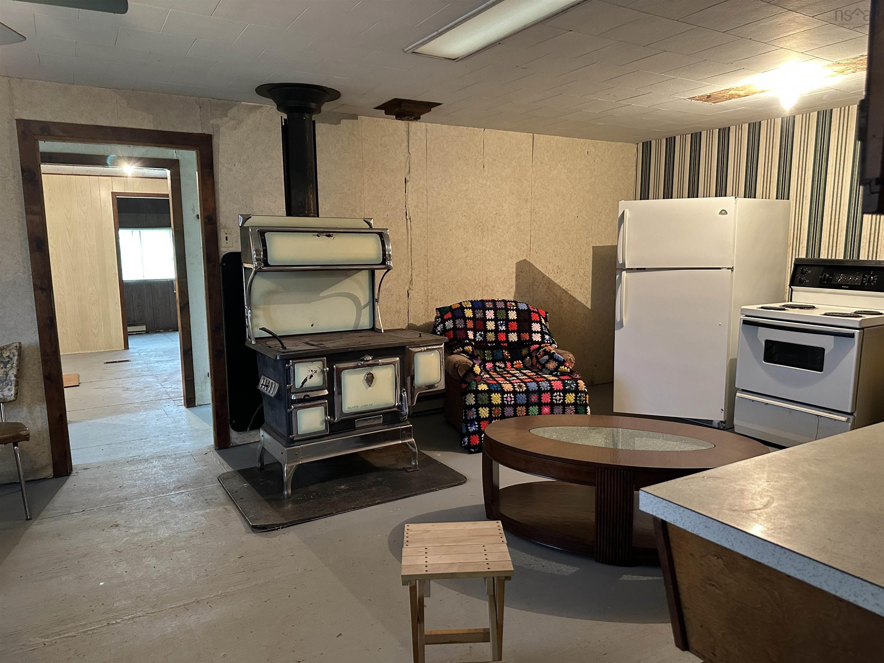 $700,000.00: 6185 Highway 4, Linacy