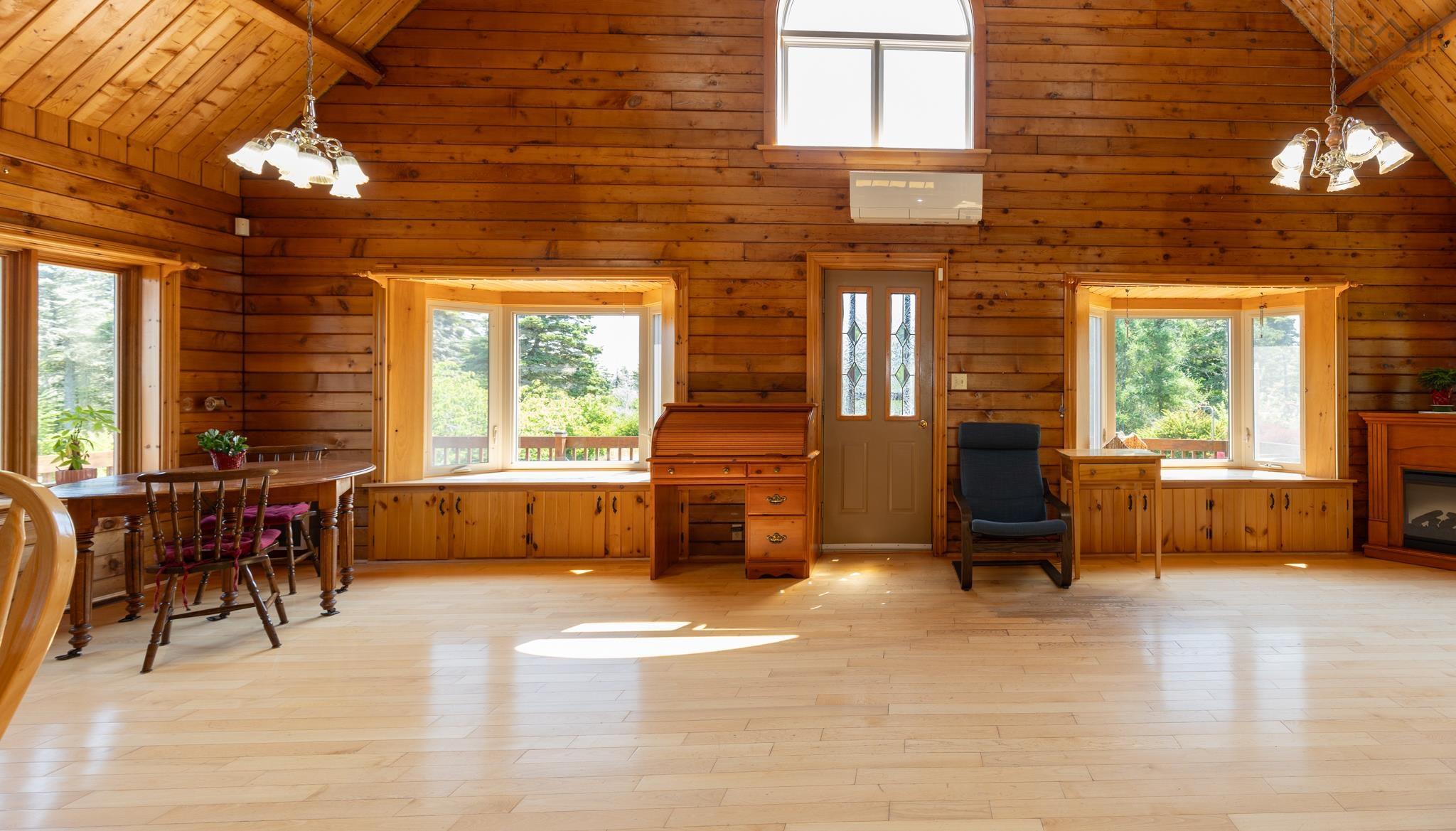 $525,000.00: 708 Highway 304, Overton