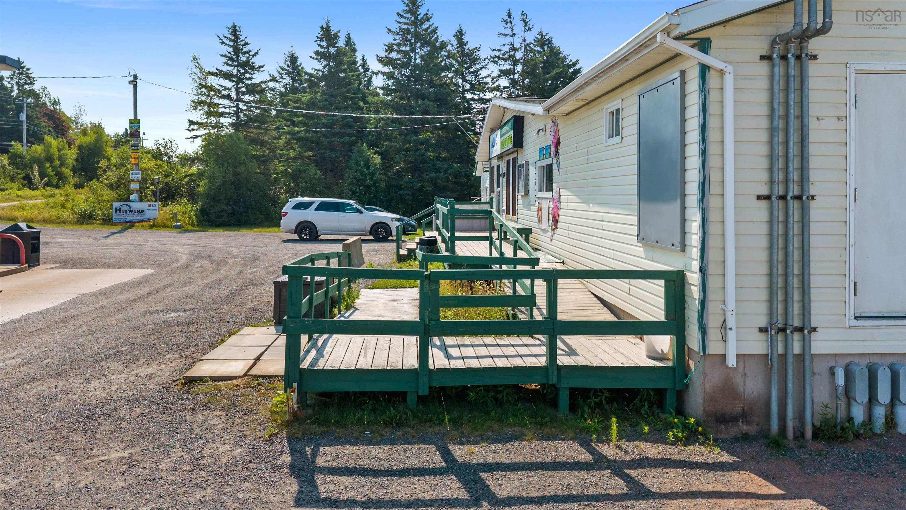 $1,199,888.00: 6528 Highway 366, Amherst Shore