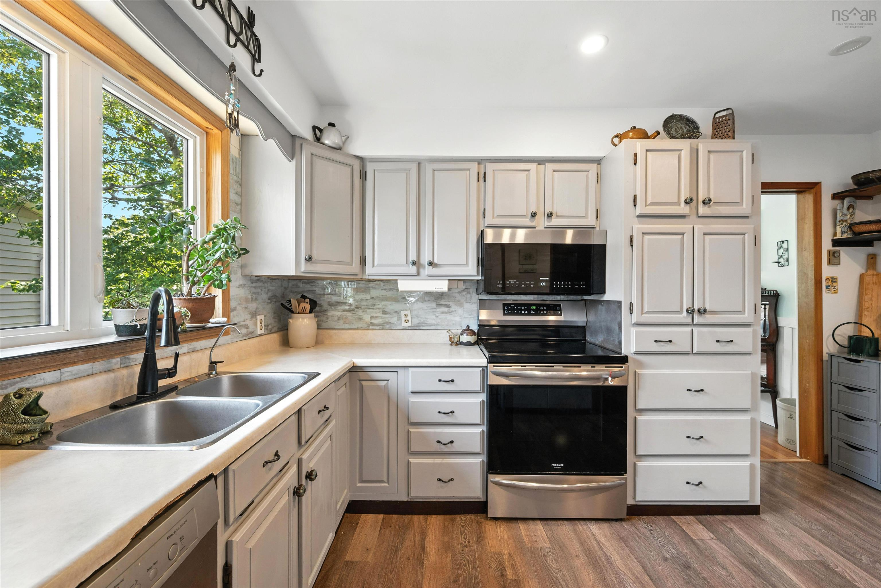 $660,000.00: 86 La Pierre Crescent, Dartmouth