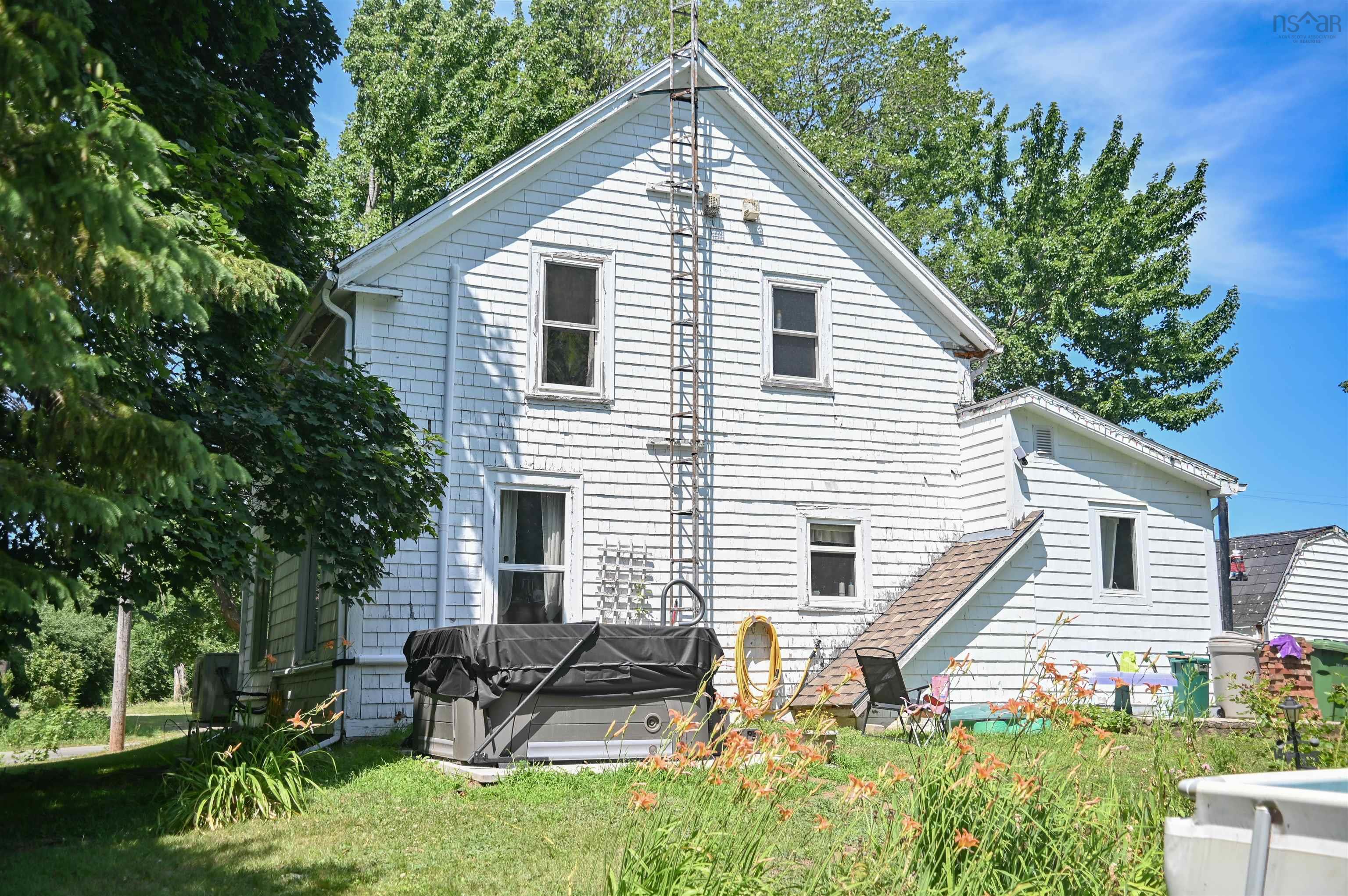 $299,900.00: 886 Maple Street, Waterville
