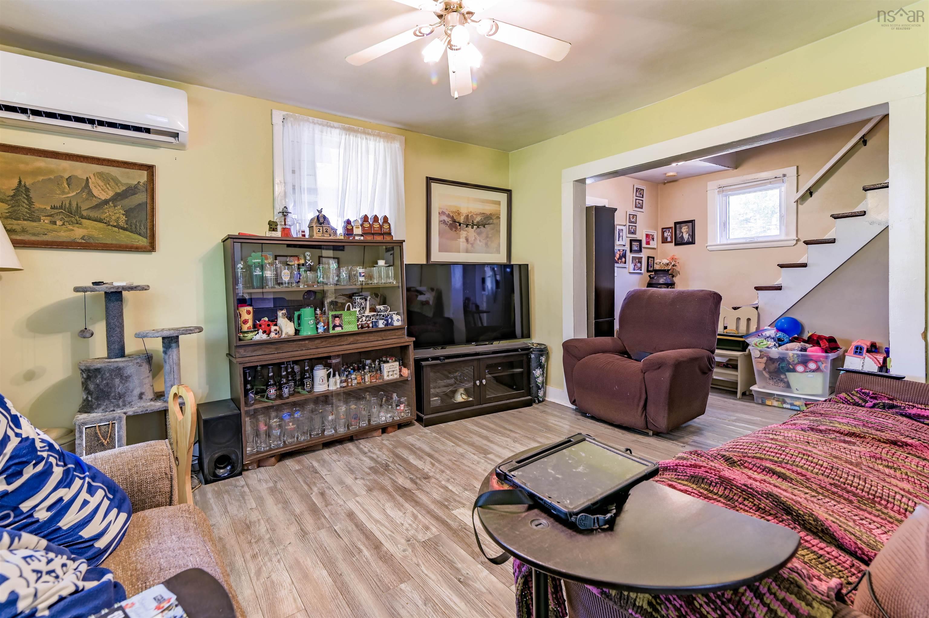 $299,900.00: 886 Maple Street, Waterville
