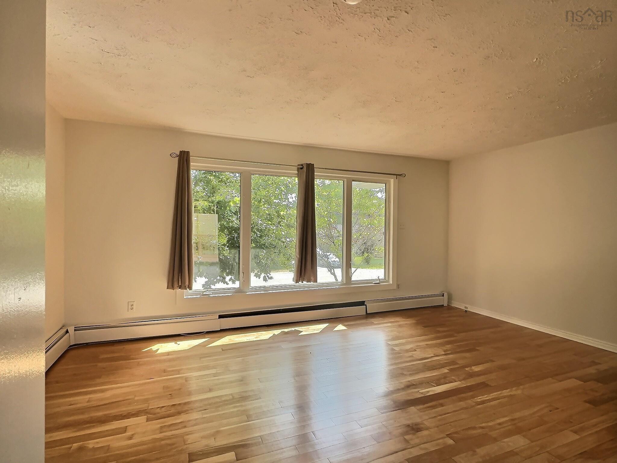 $639,000.00: 18 Alderney Drive, Enfield