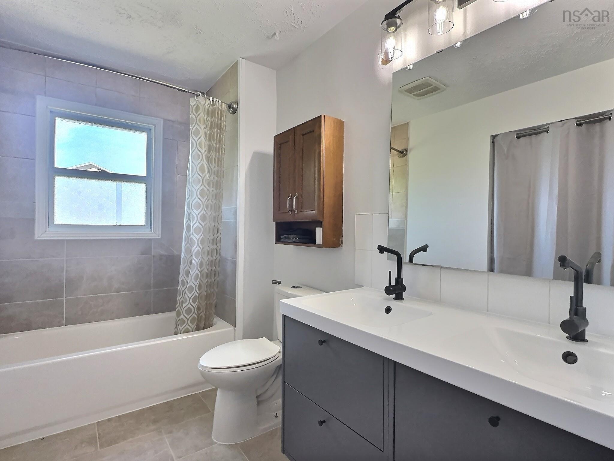 $639,000.00: 18 Alderney Drive, Enfield