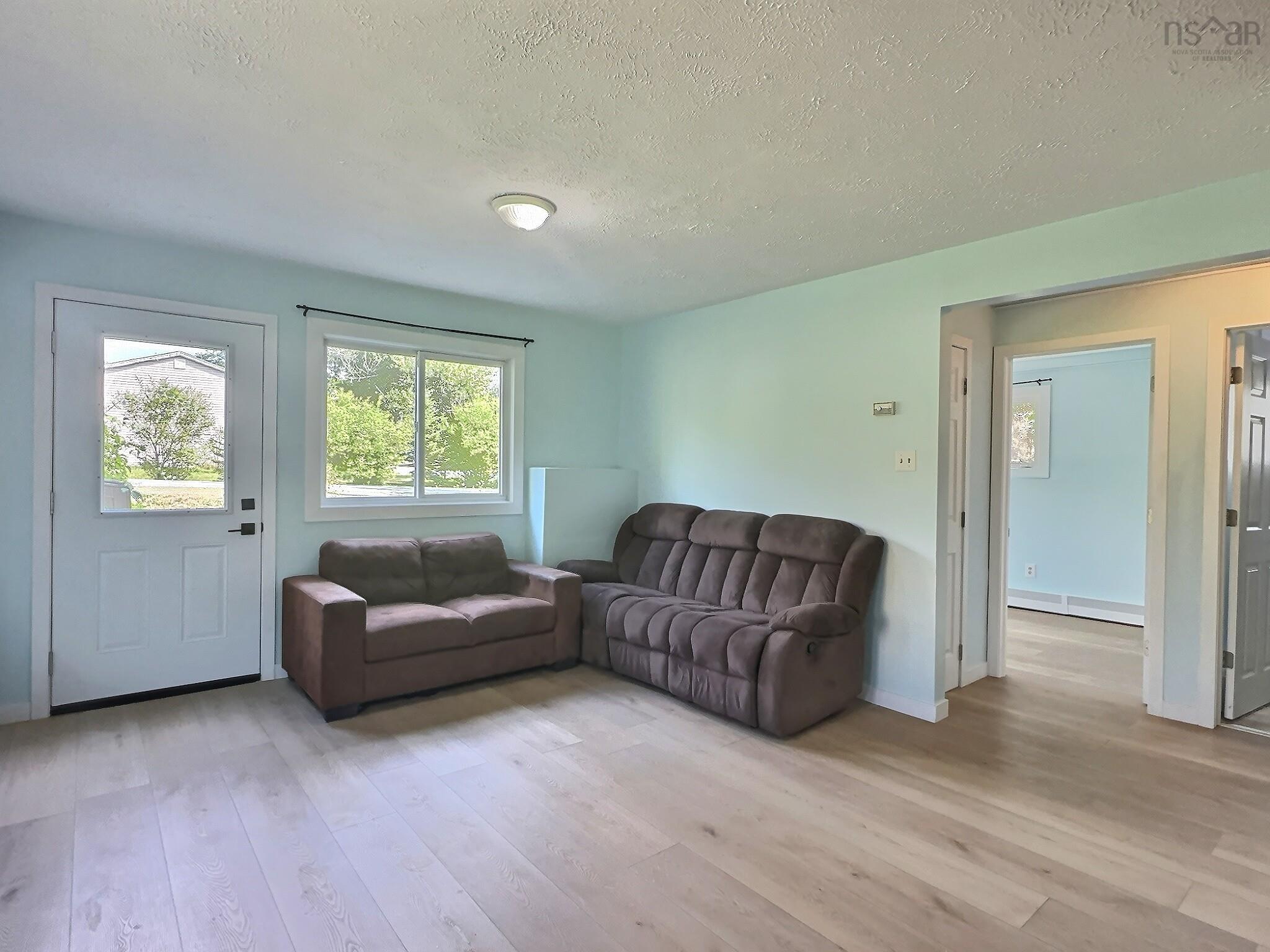 $639,000.00: 18 Alderney Drive, Enfield