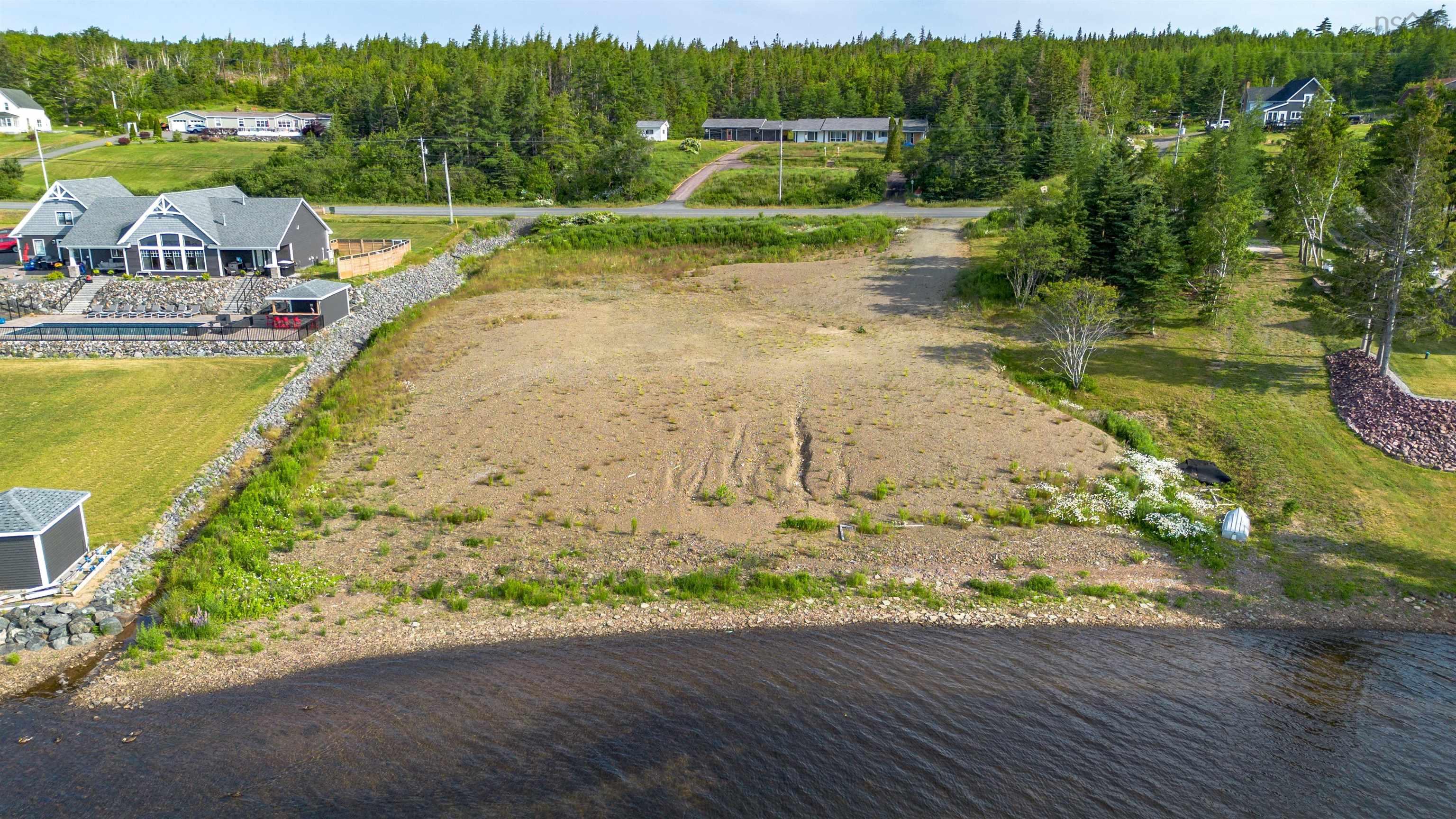 $304,995.00: 2020-2 Hillside Road, Albert Bridge