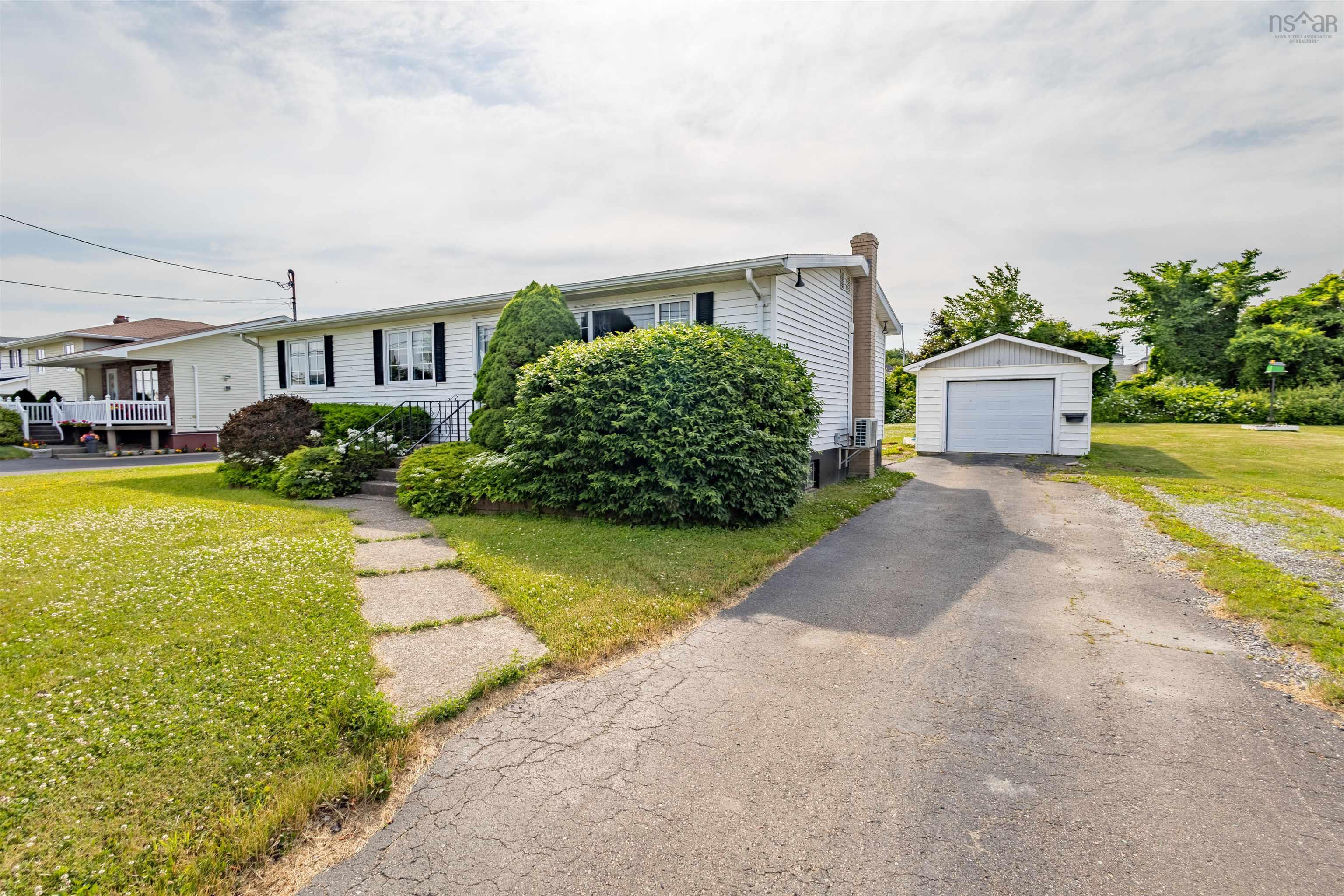 $314,995.00: 116 Brookland Street, Glace Bay