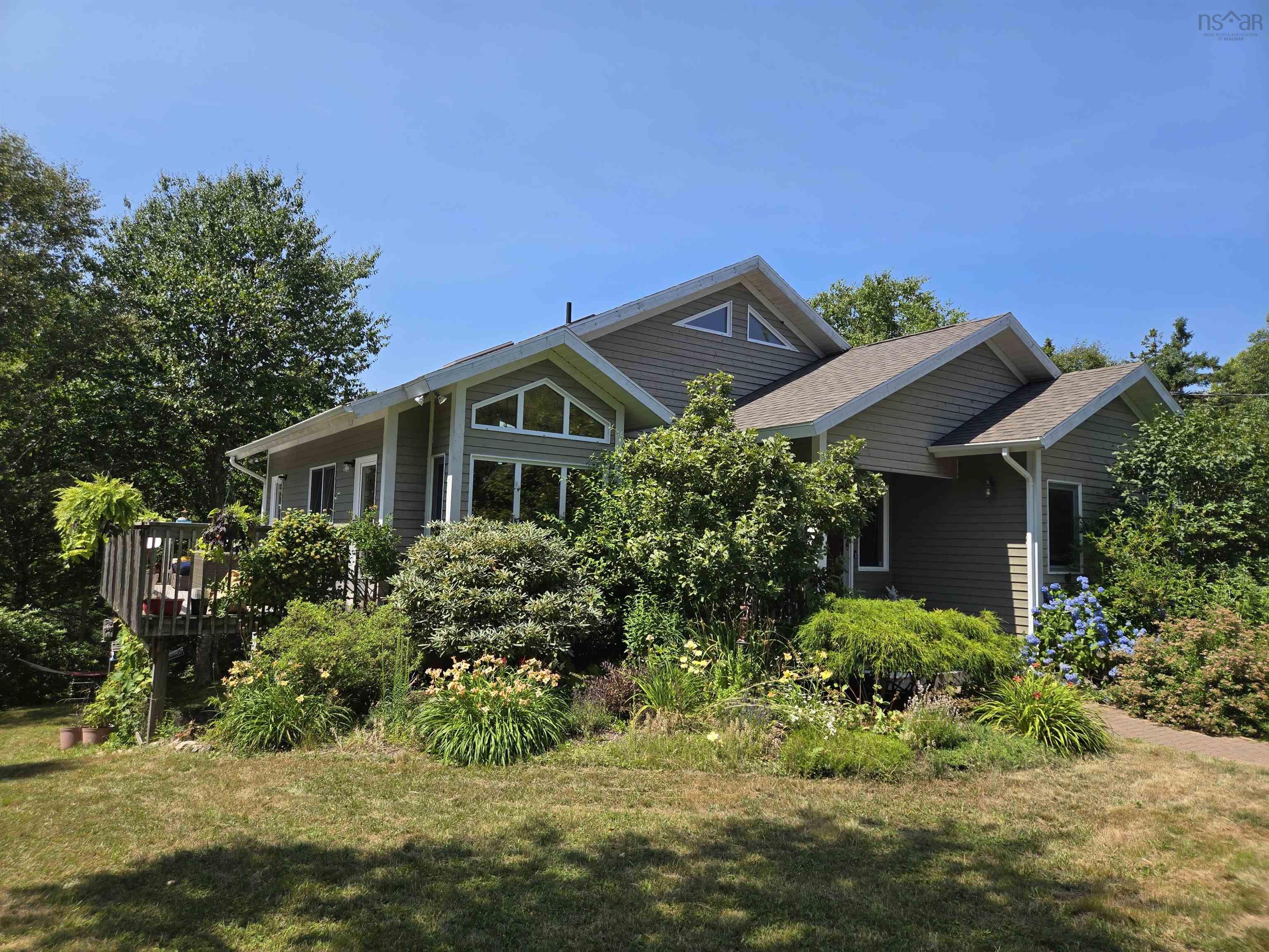 $549,900.00: 55 Tweednooge Place, East Bay