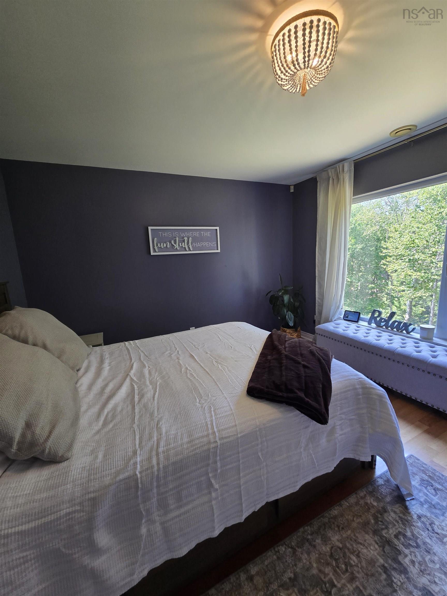 $549,900.00: 55 Tweednooge Place, East Bay