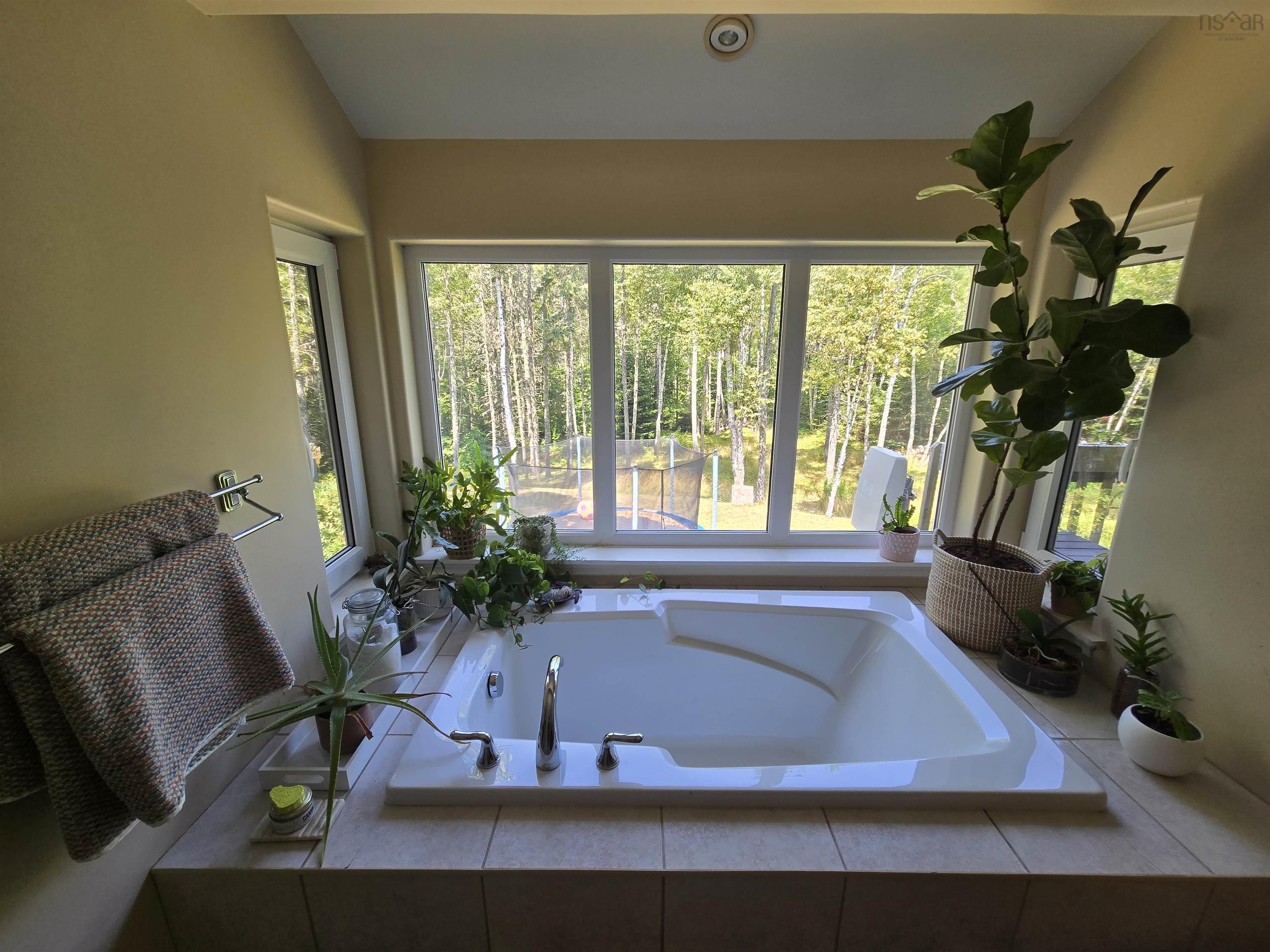 $549,900.00: 55 Tweednooge Place, East Bay