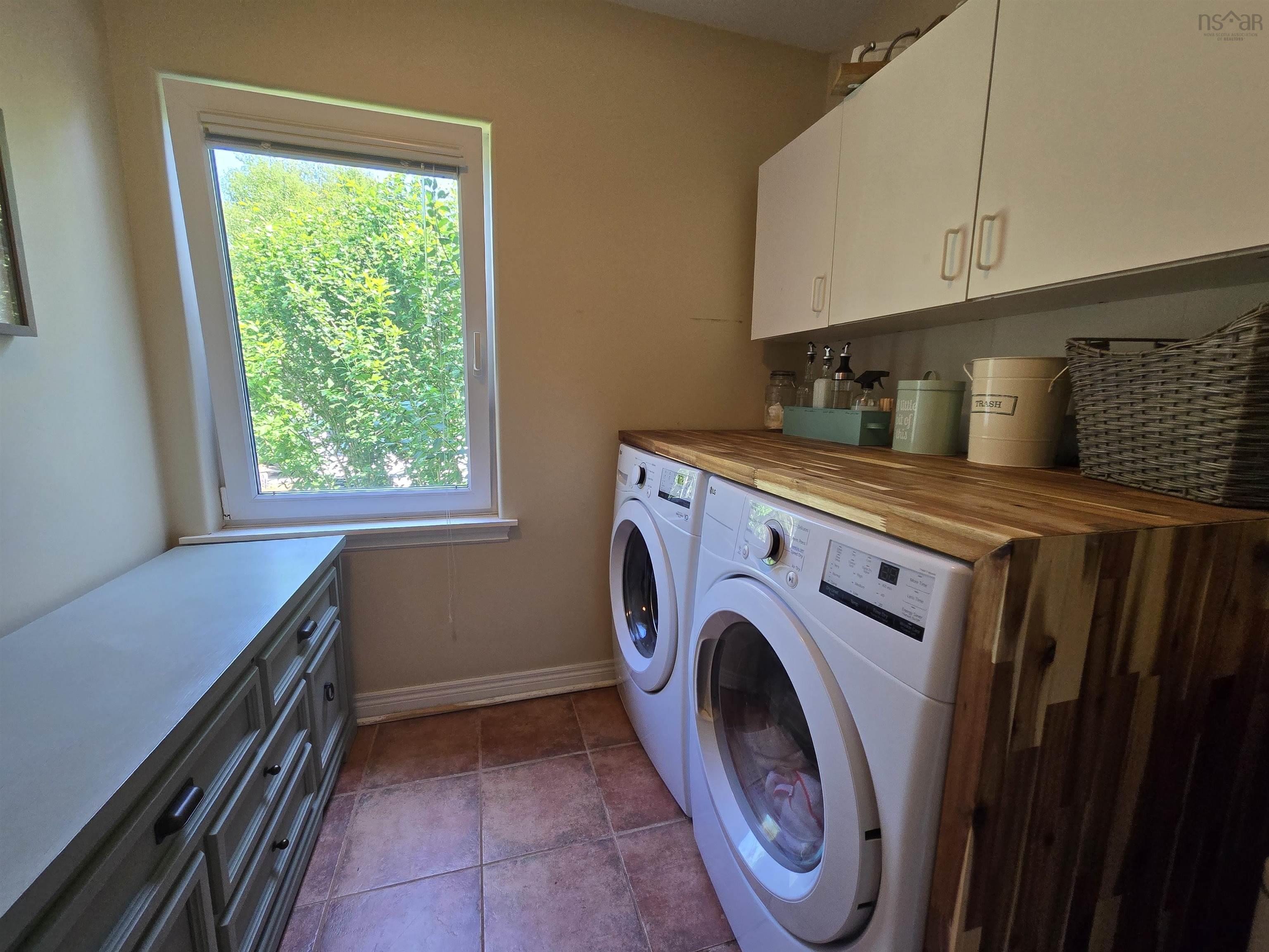 $549,900.00: 55 Tweednooge Place, East Bay