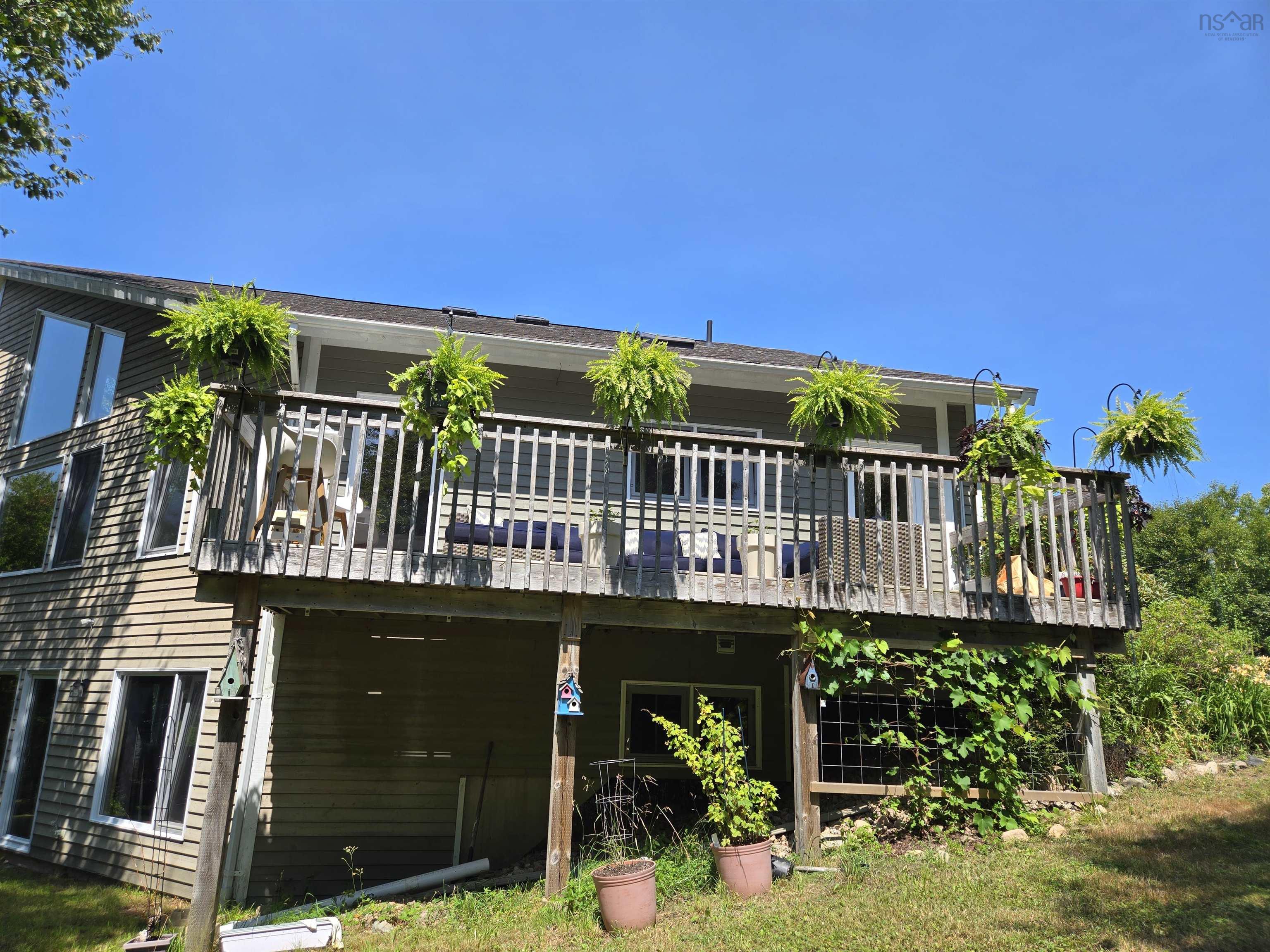 $549,900.00: 55 Tweednooge Place, East Bay