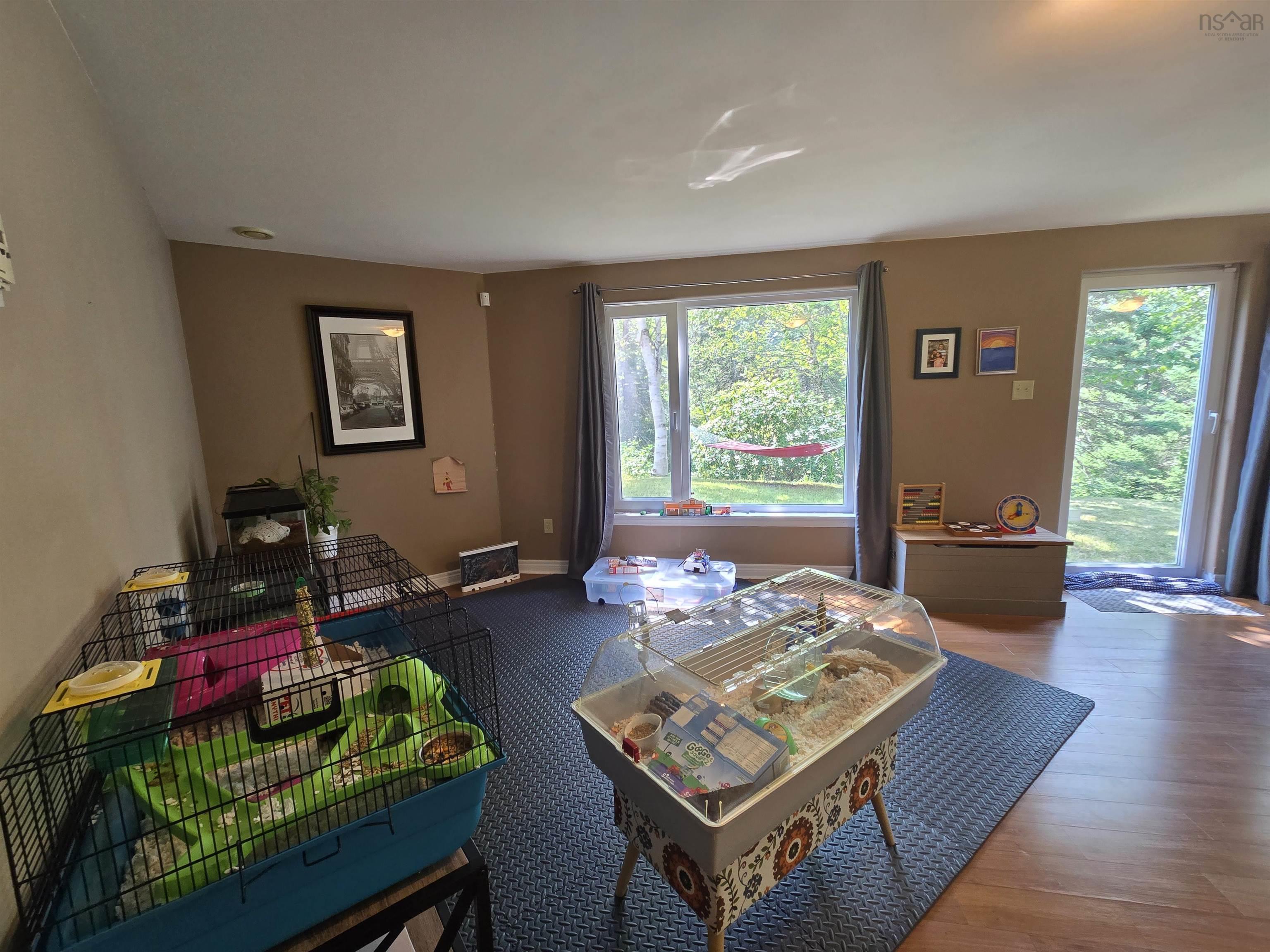 $549,900.00: 55 Tweednooge Place, East Bay