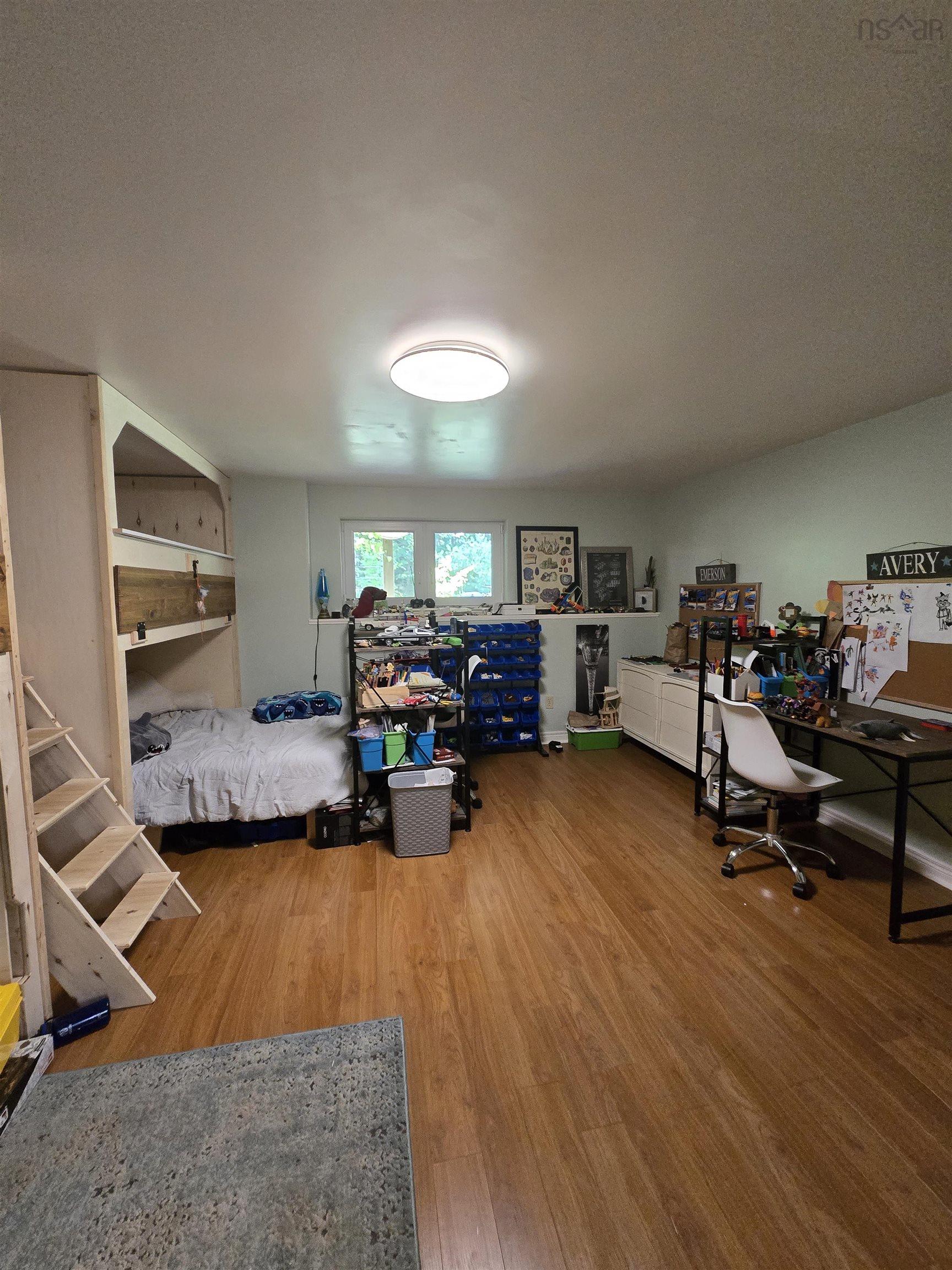 $549,900.00: 55 Tweednooge Place, East Bay