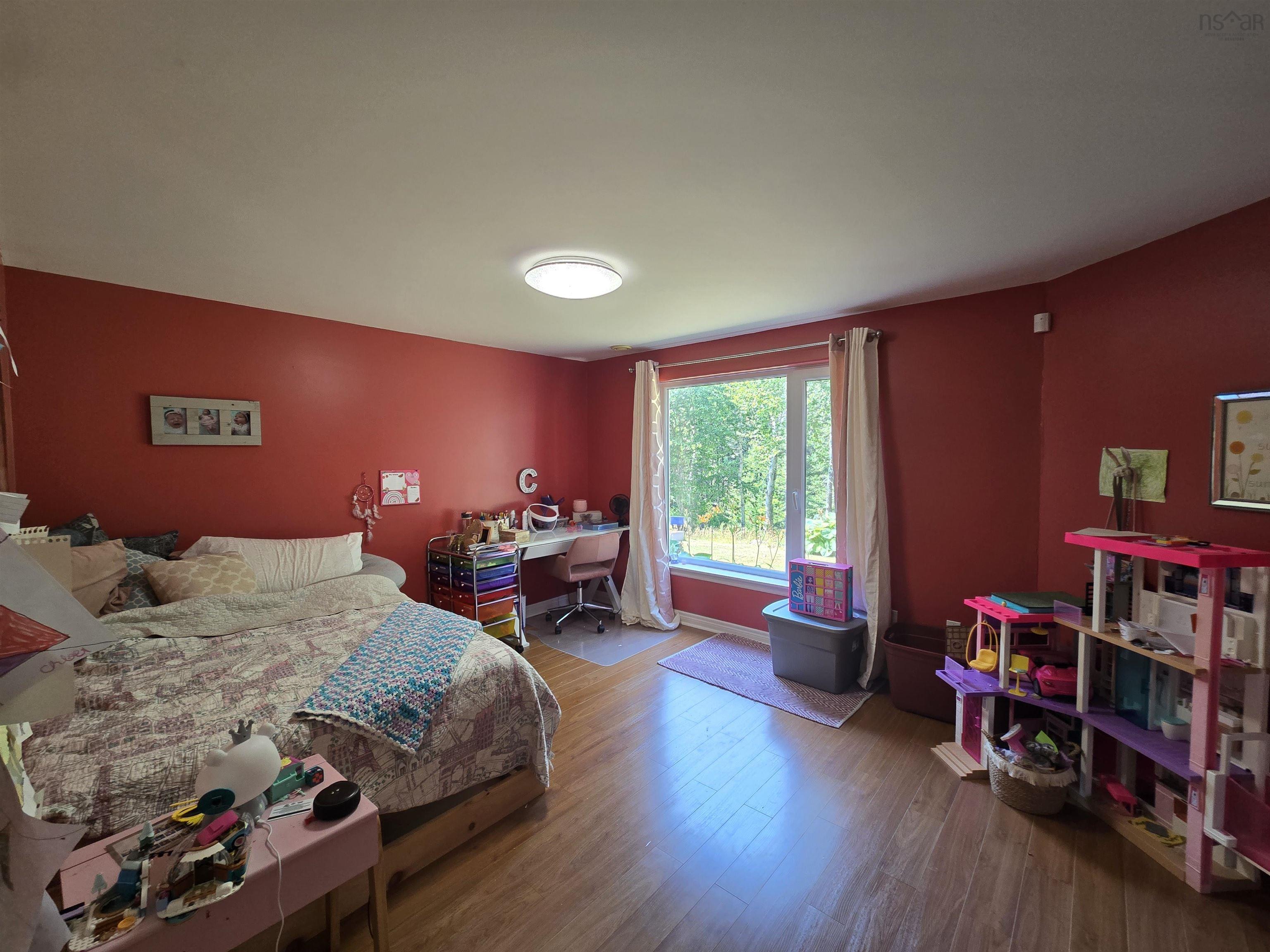 $549,900.00: 55 Tweednooge Place, East Bay