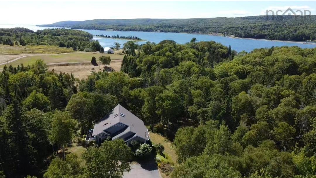 $549,900.00: 55 Tweednooge Place, East Bay