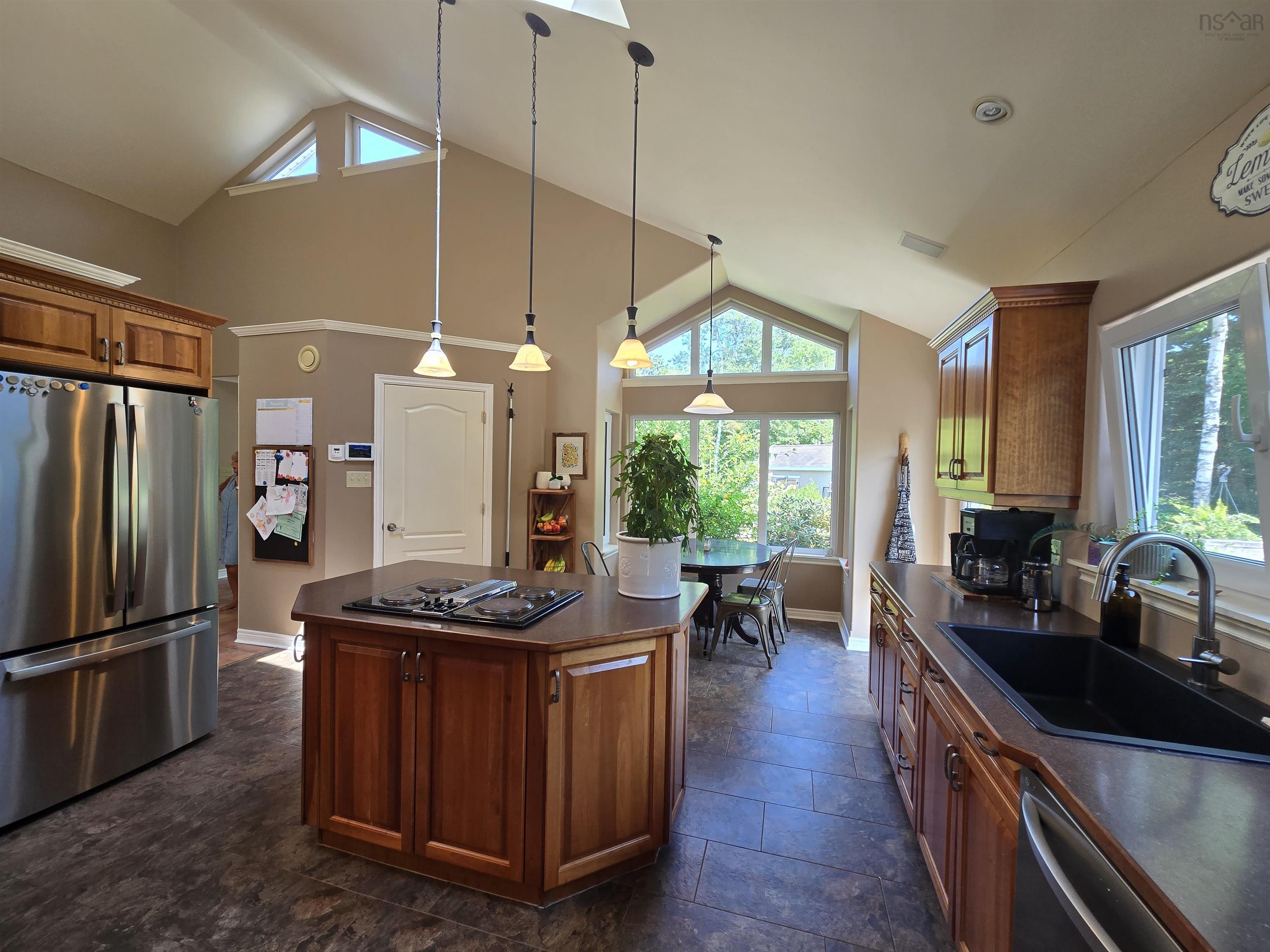 $549,900.00: 55 Tweednooge Place, East Bay