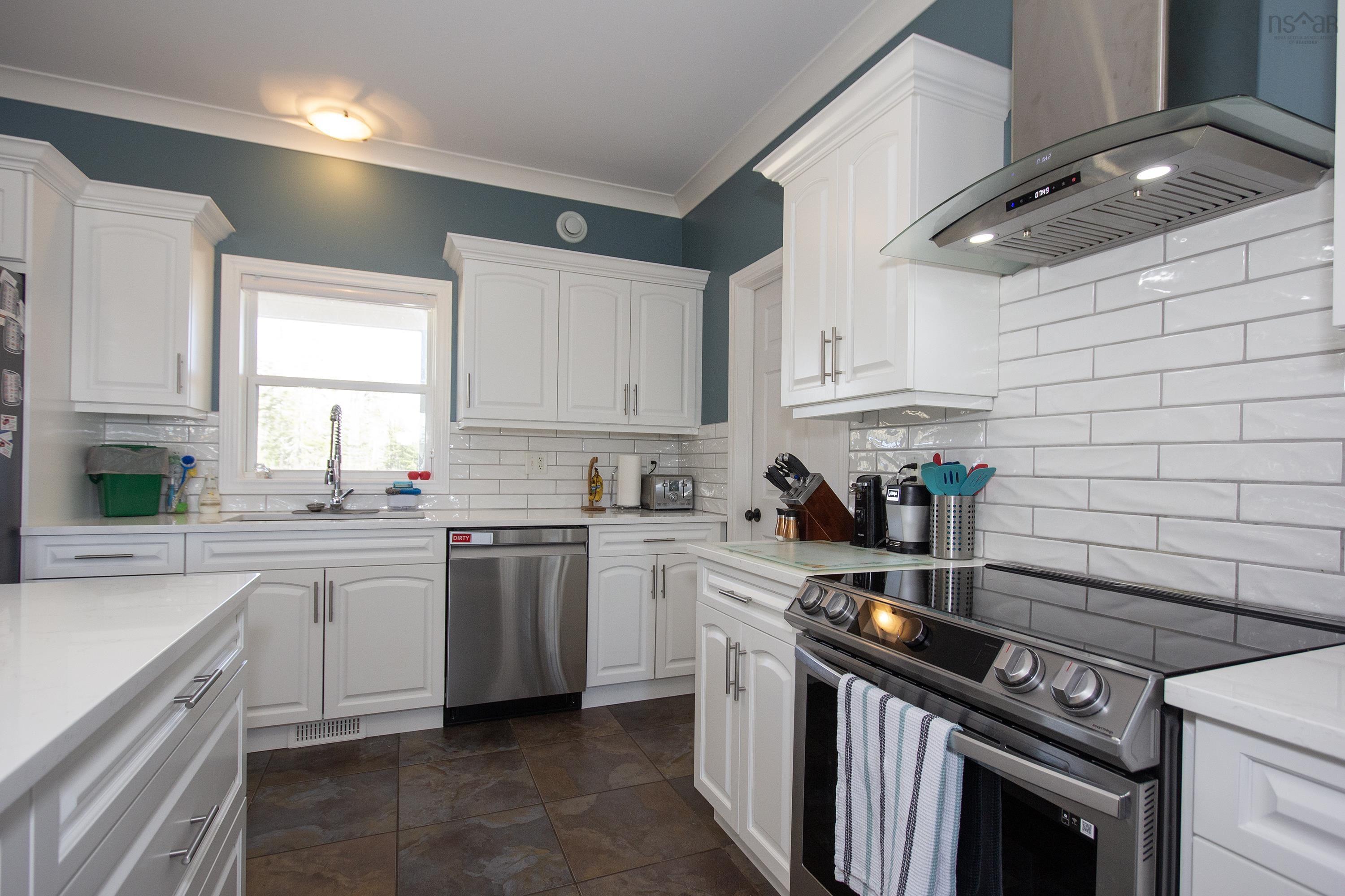 $799,900.00: 158 Robinson Road, Amherst Head