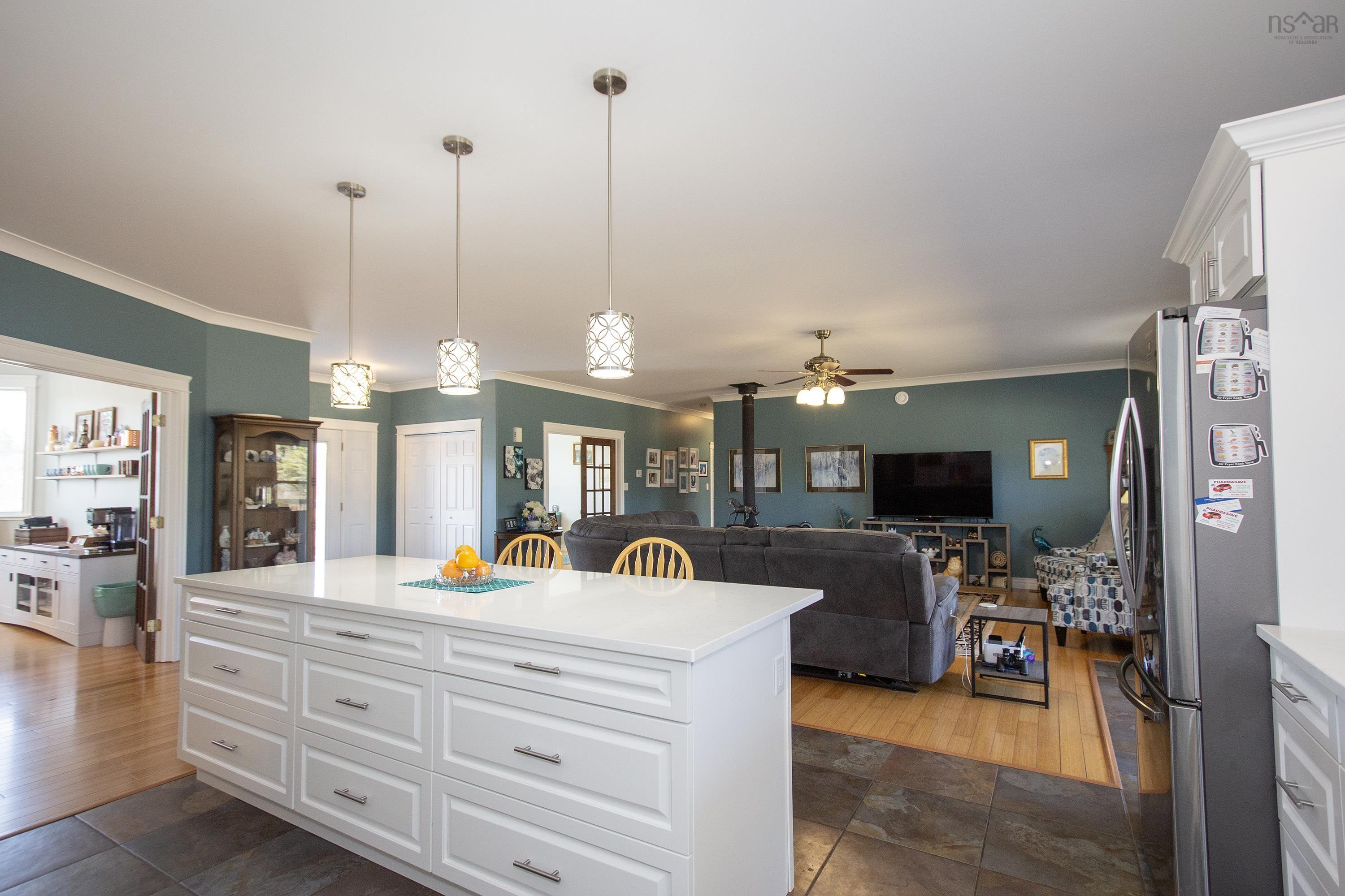 $799,900.00: 158 Robinson Road, Amherst Head