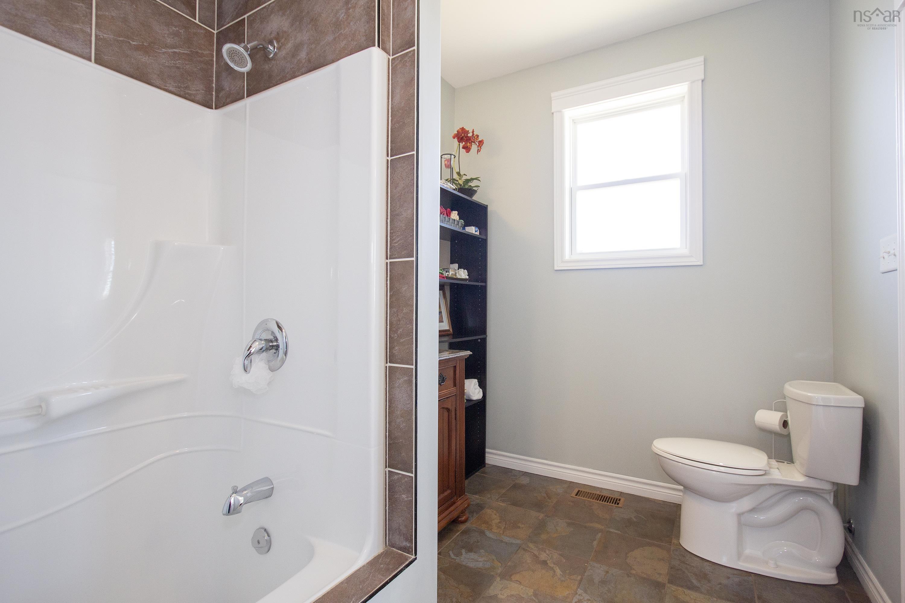 $799,900.00: 158 Robinson Road, Amherst Head