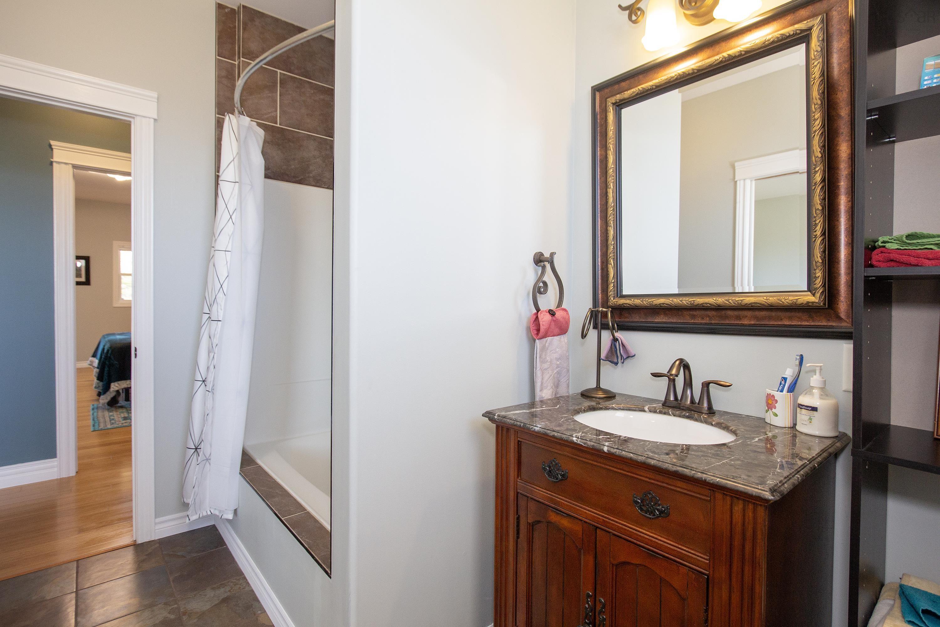 $799,900.00: 158 Robinson Road, Amherst Head