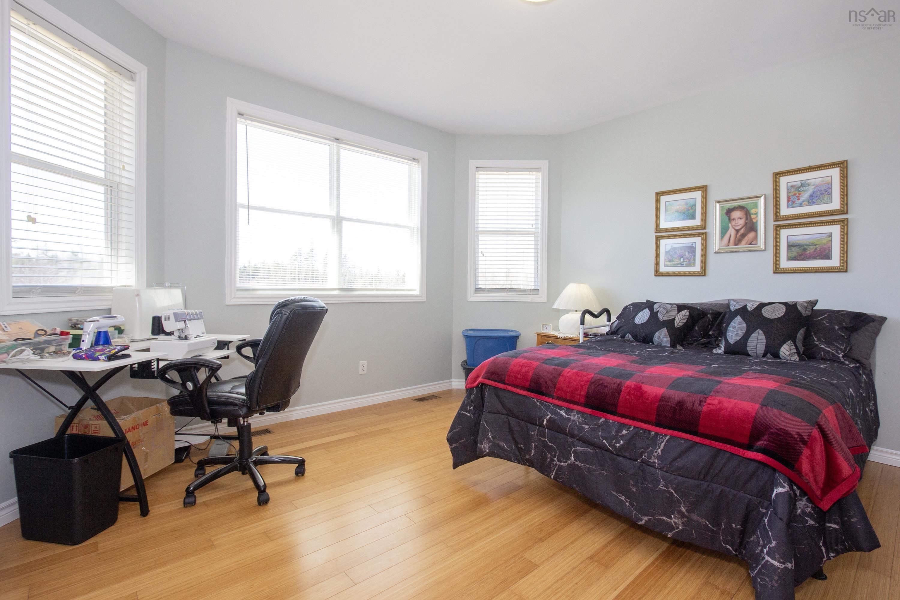 $799,900.00: 158 Robinson Road, Amherst Head