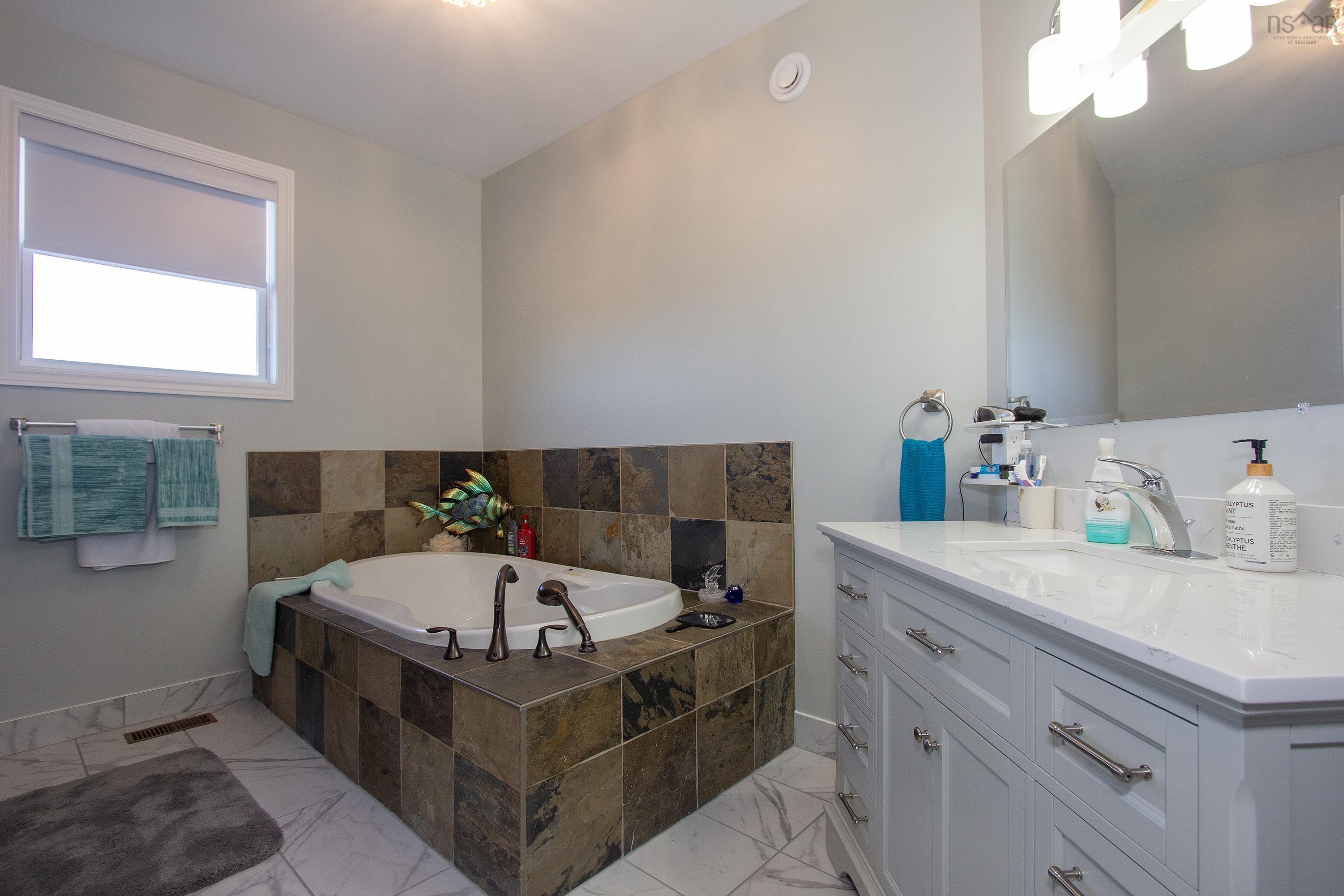 $799,900.00: 158 Robinson Road, Amherst Head