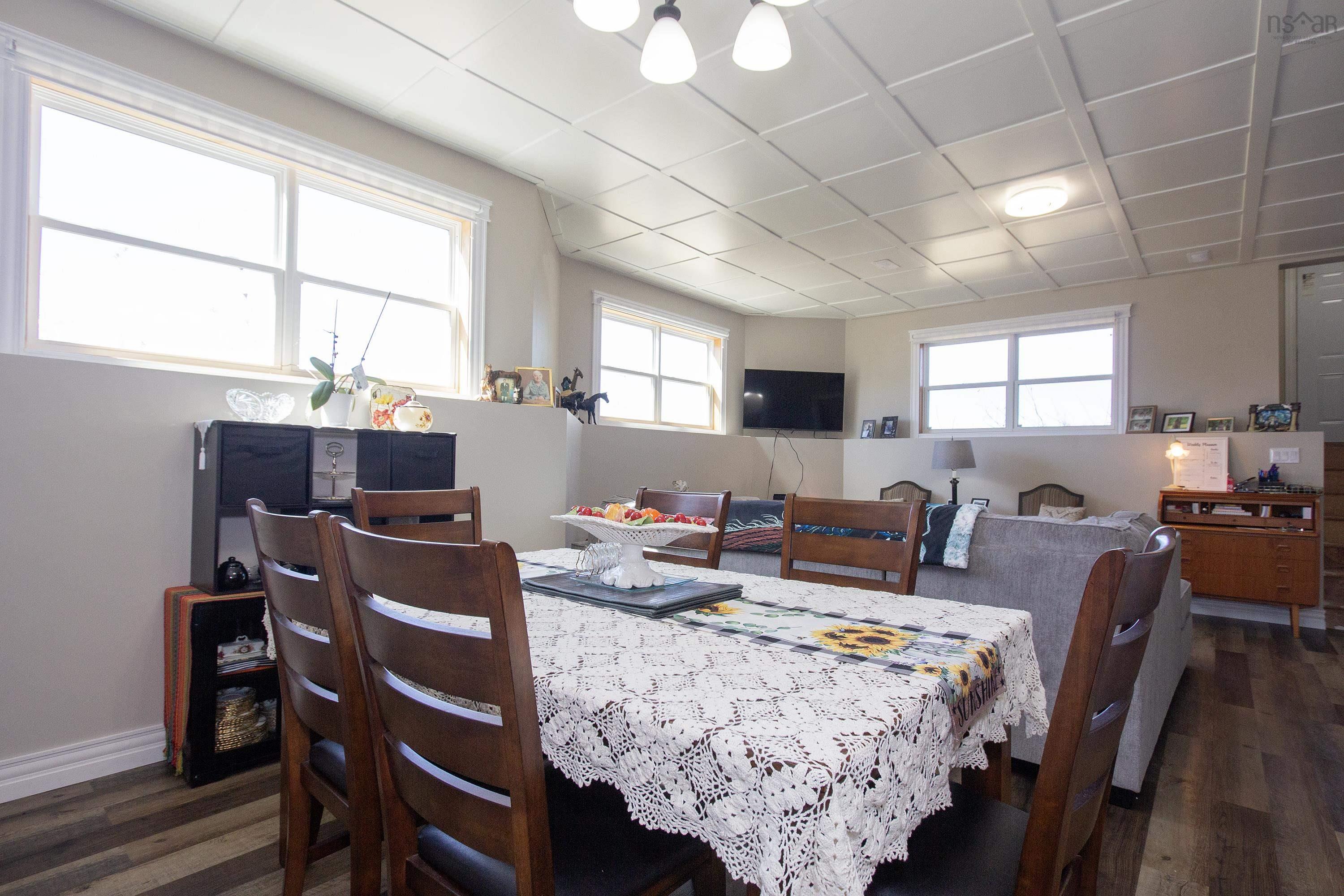 $799,900.00: 158 Robinson Road, Amherst Head