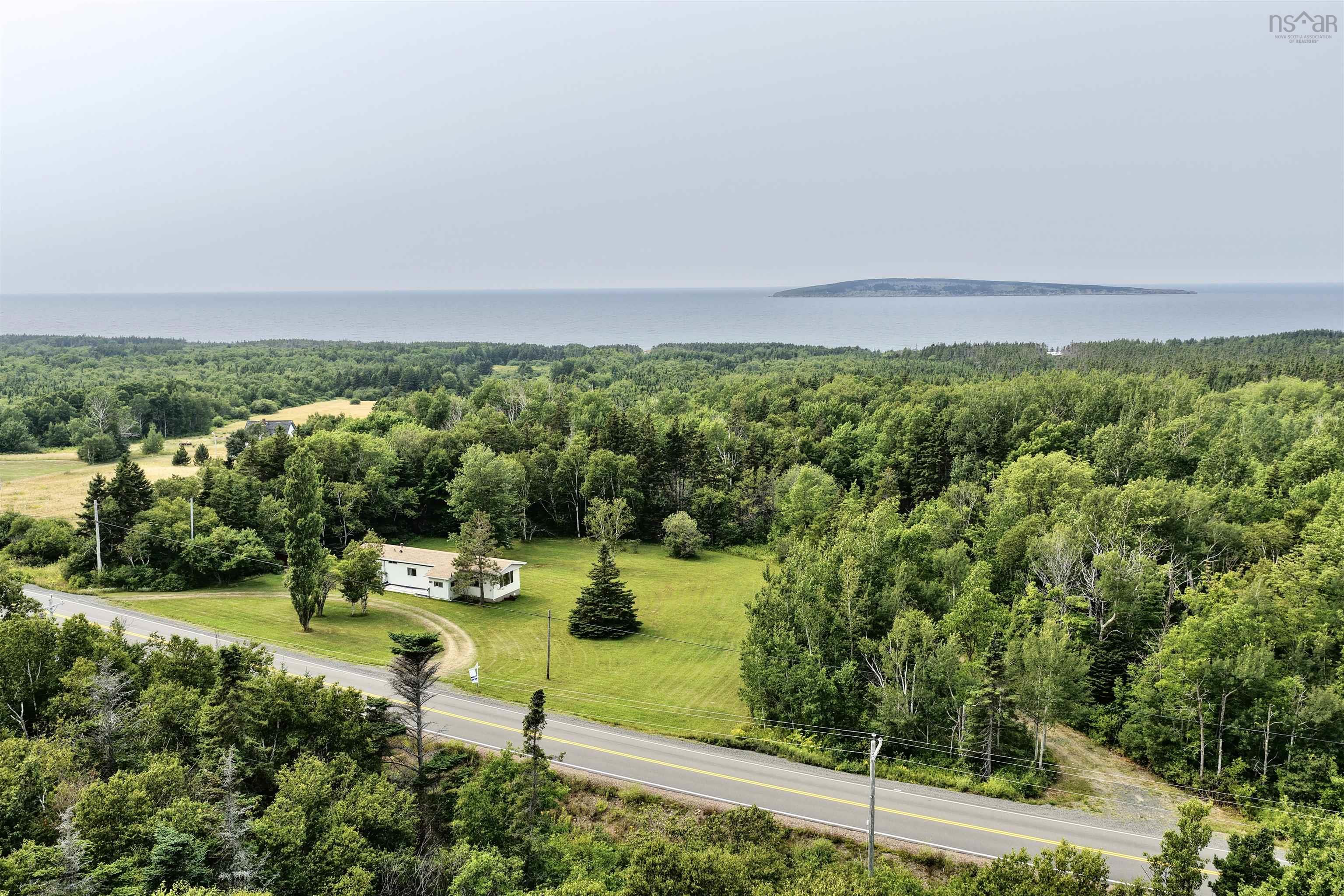 $899,900.00: 743 Shore Road, Dunvegan