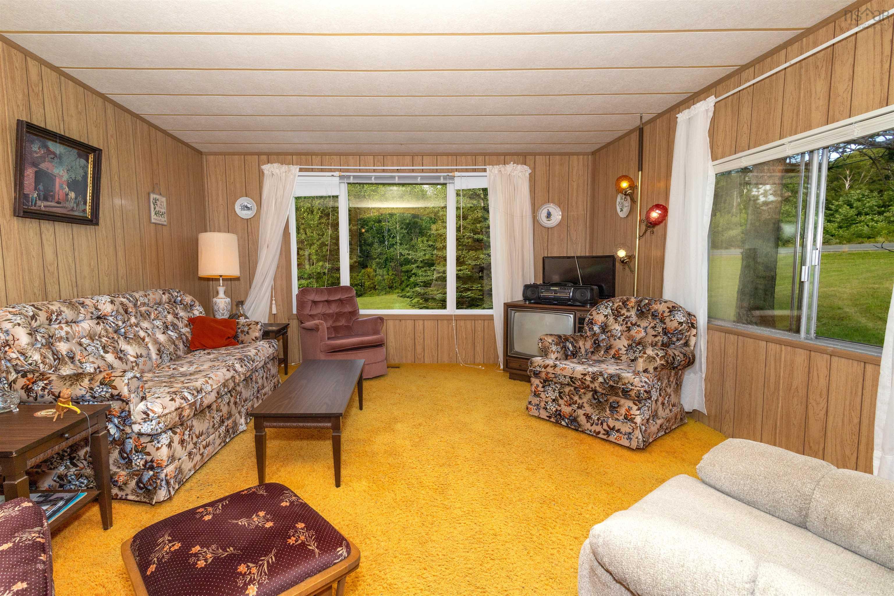 $899,900.00: 743 Shore Road, Dunvegan