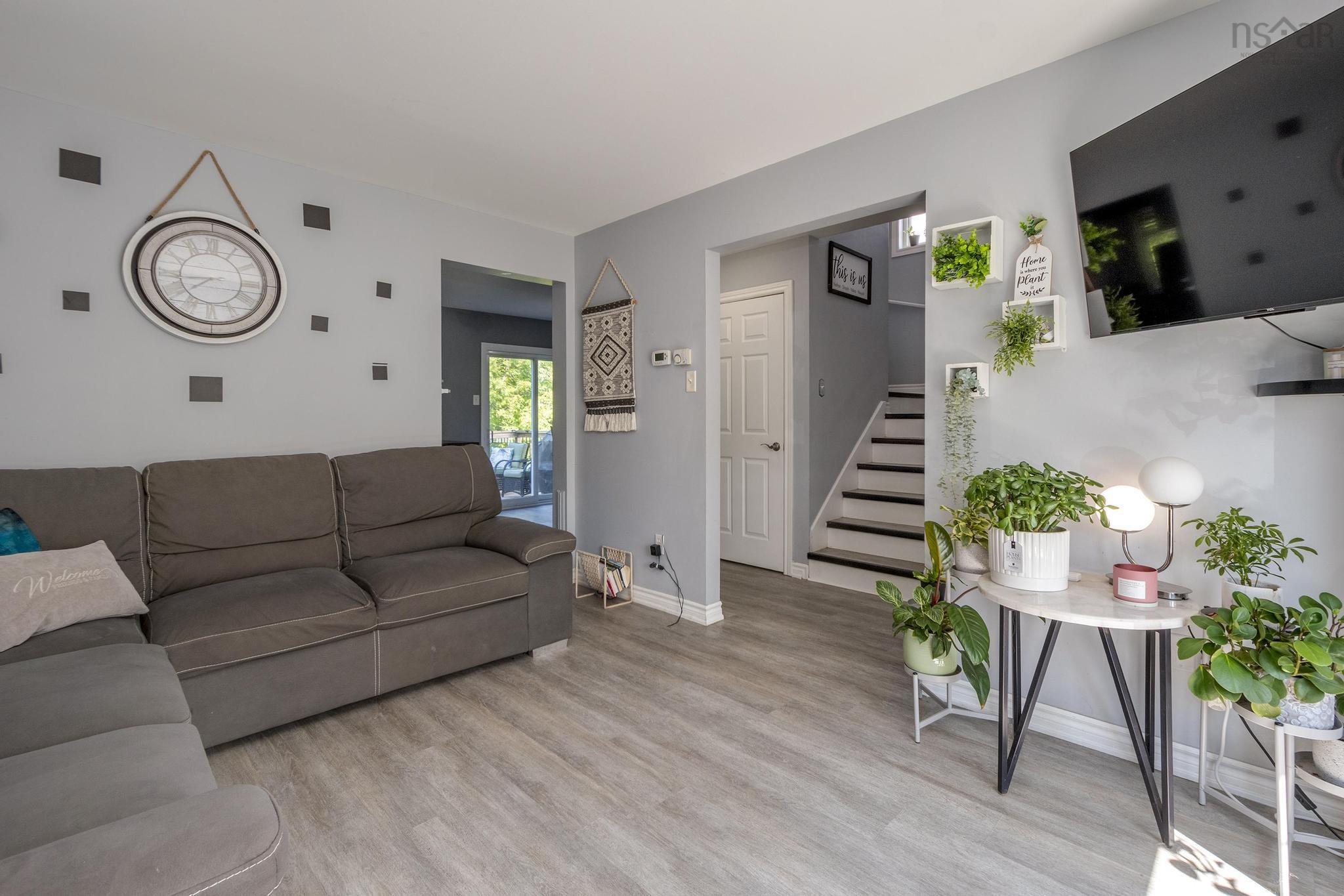 $443,000.00: 51 Madeira Crescent, Forest Hills