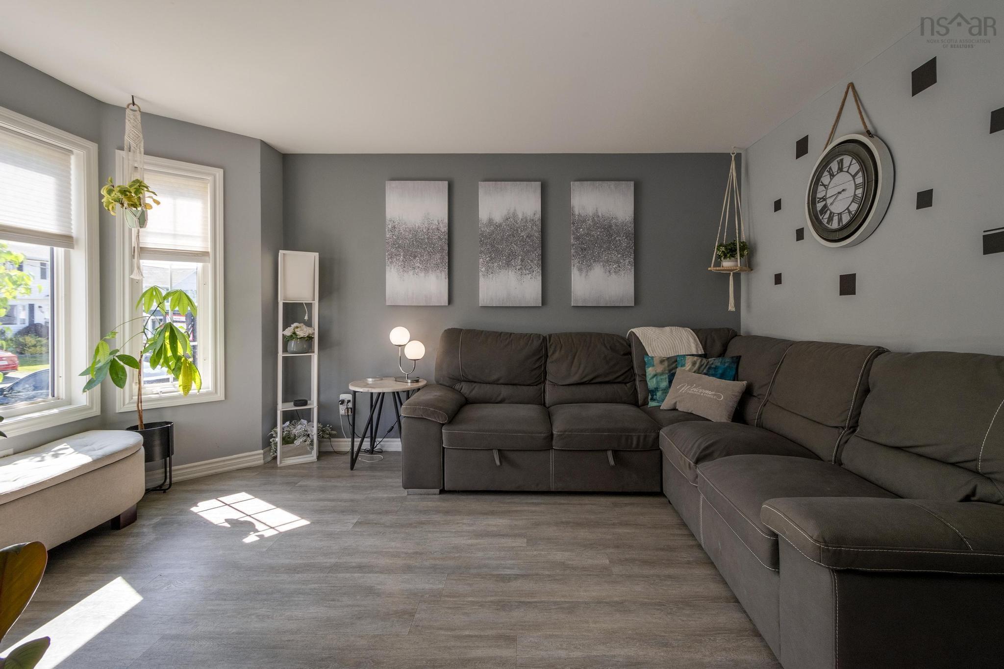 $443,000.00: 51 Madeira Crescent, Forest Hills