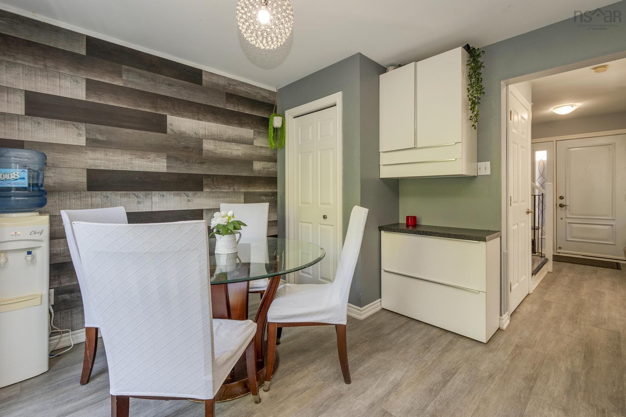 $443,000.00: 51 Madeira Crescent, Forest Hills