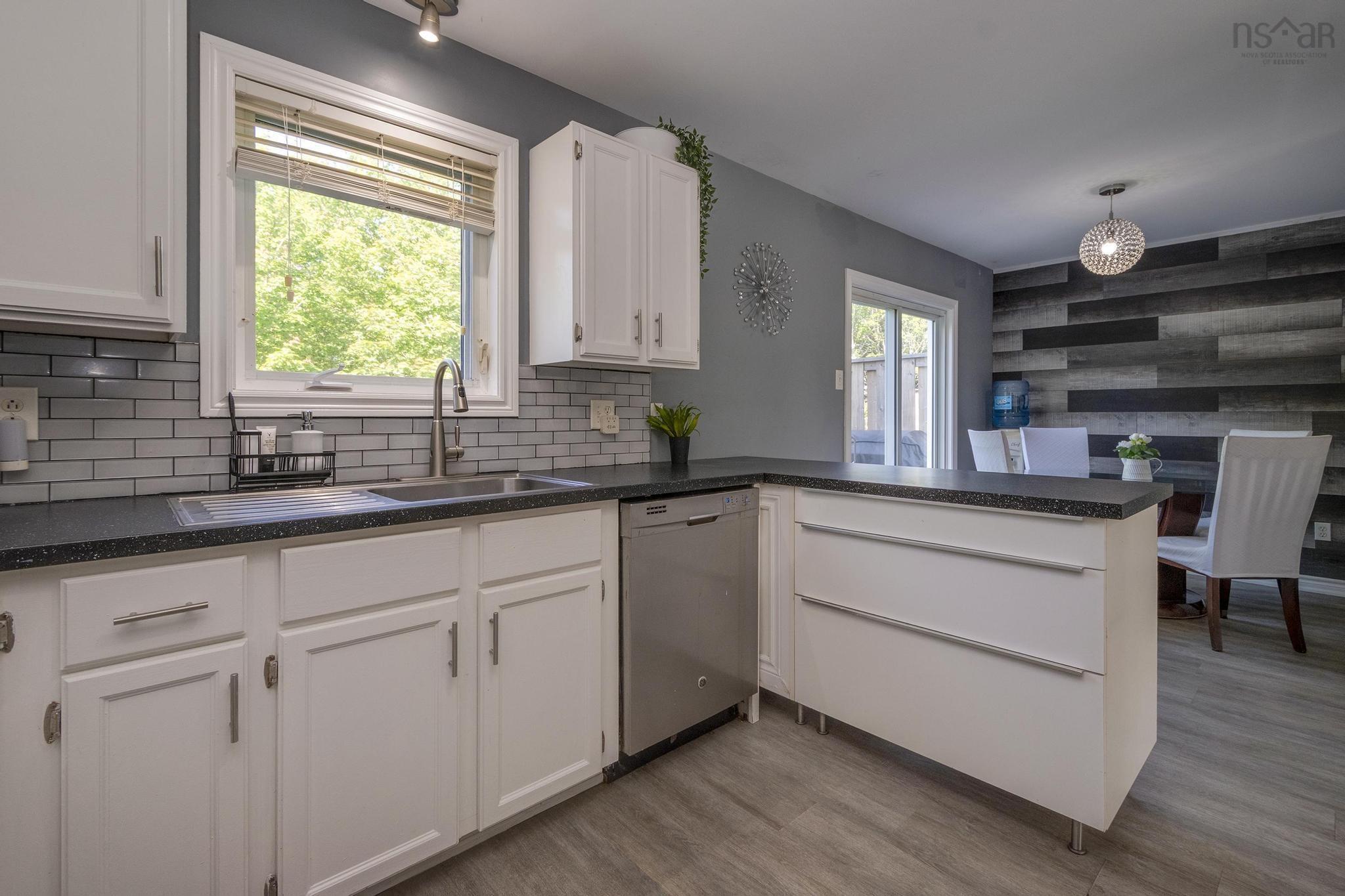 $443,000.00: 51 Madeira Crescent, Forest Hills