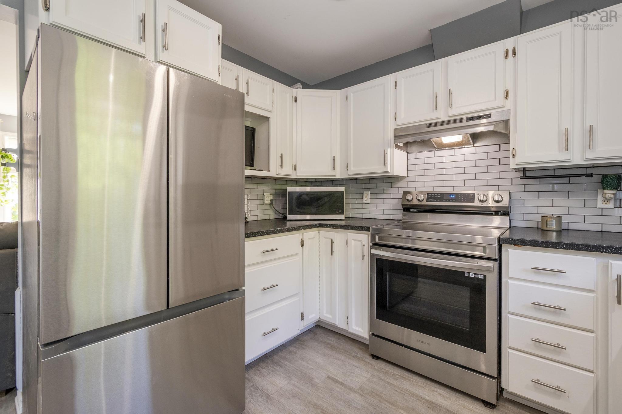 $443,000.00: 51 Madeira Crescent, Forest Hills