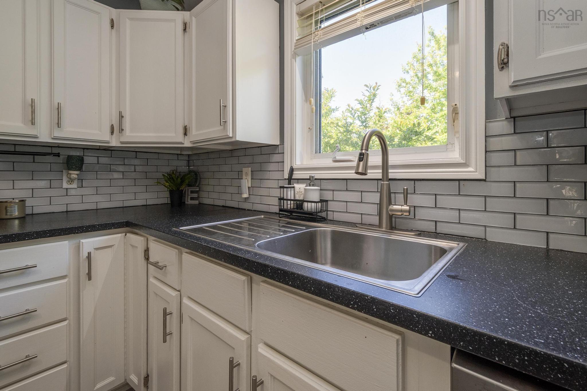 $443,000.00: 51 Madeira Crescent, Forest Hills