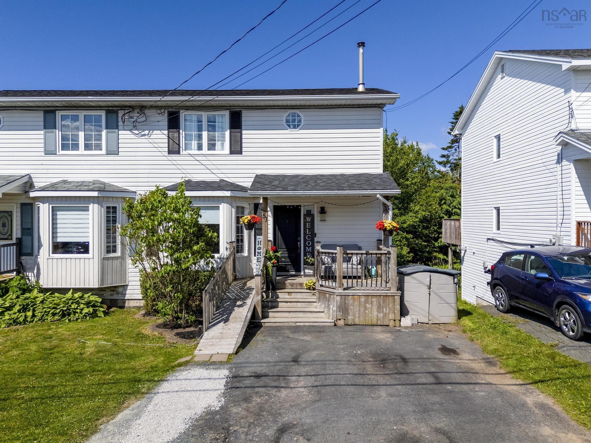 $443,000.00: 51 Madeira Crescent, Forest Hills