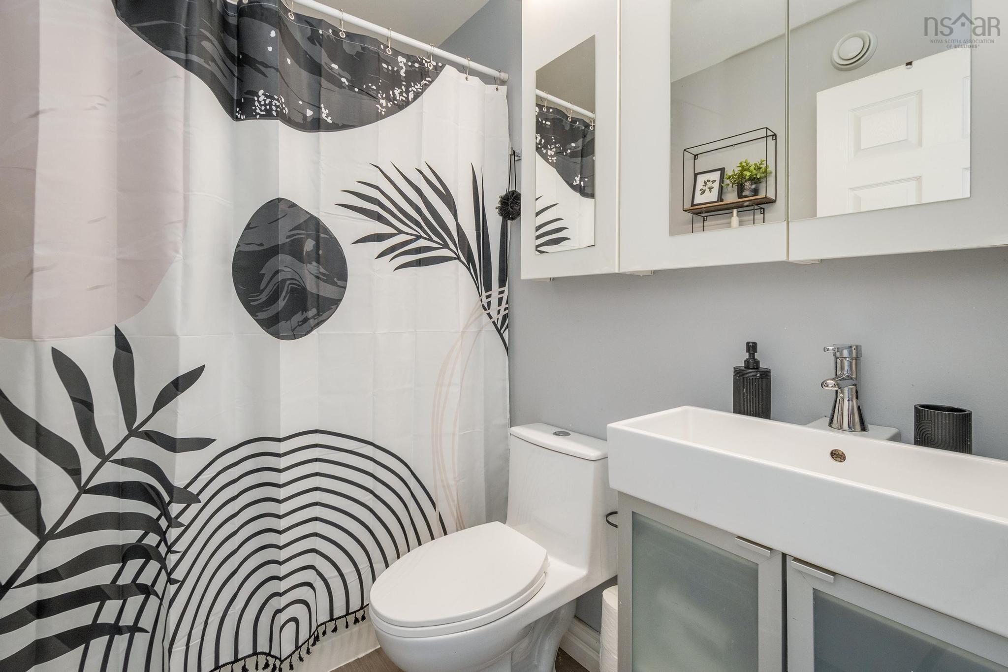 $443,000.00: 51 Madeira Crescent, Forest Hills