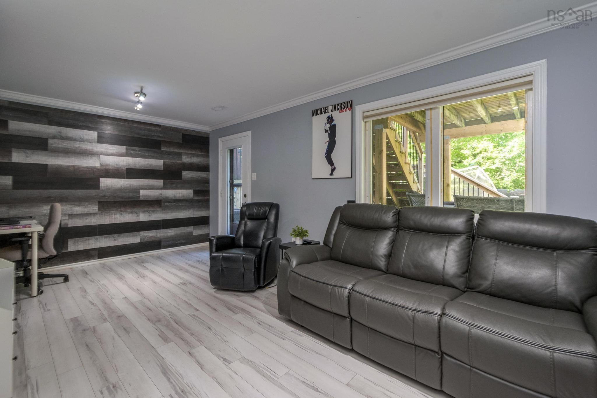 $443,000.00: 51 Madeira Crescent, Forest Hills