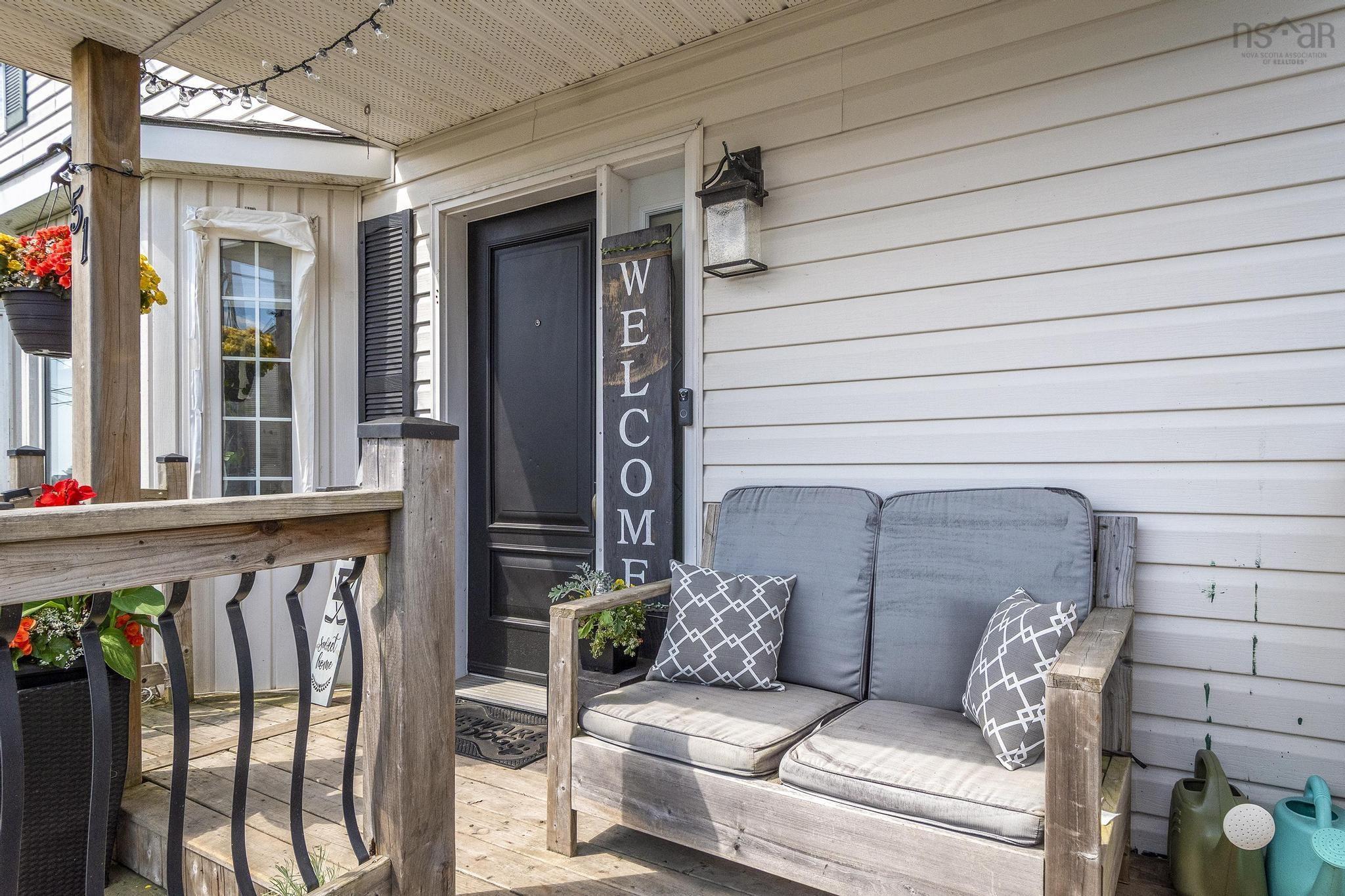 $443,000.00: 51 Madeira Crescent, Forest Hills