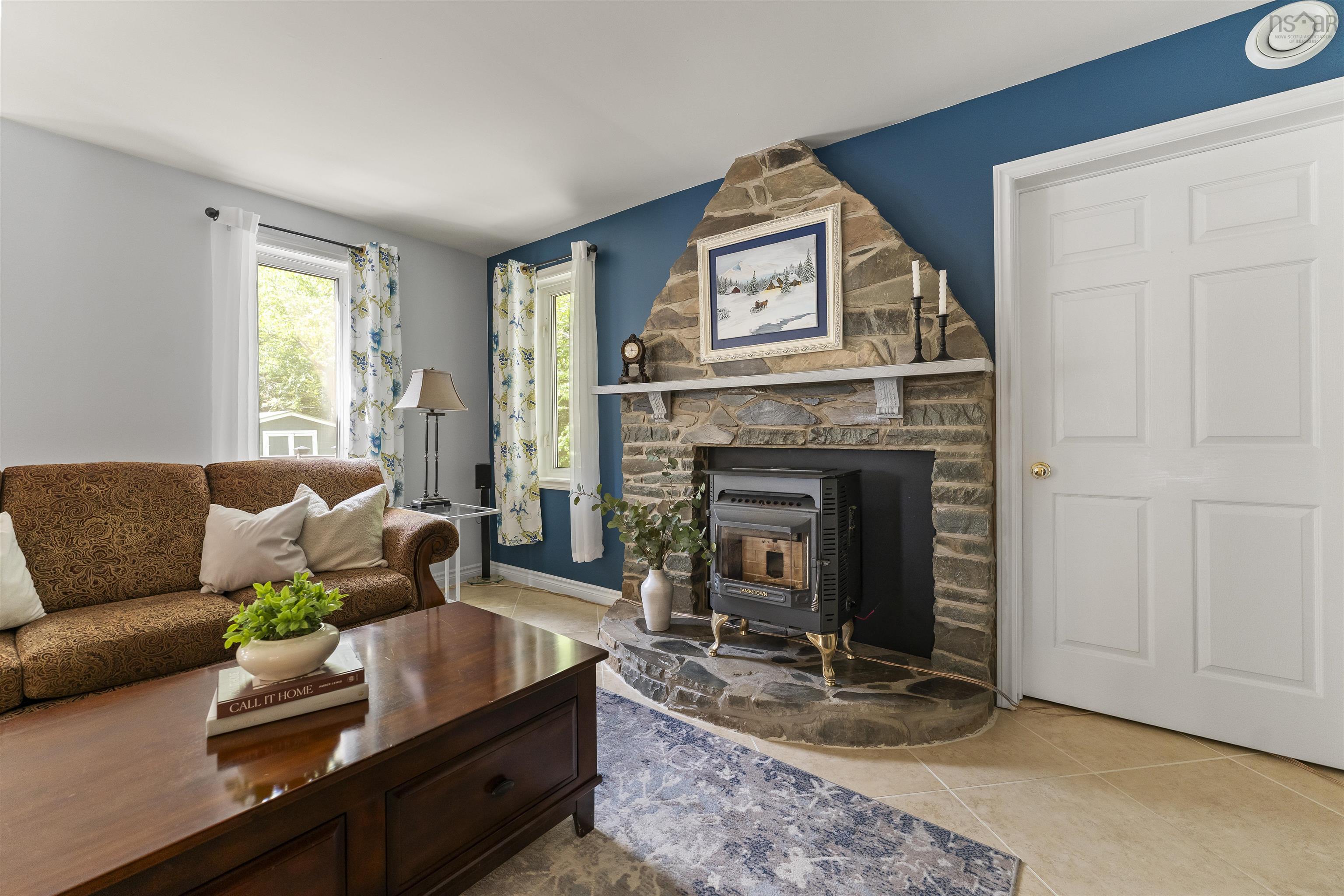 $674,900.00: 26 Lochaber Court, Lake Loon