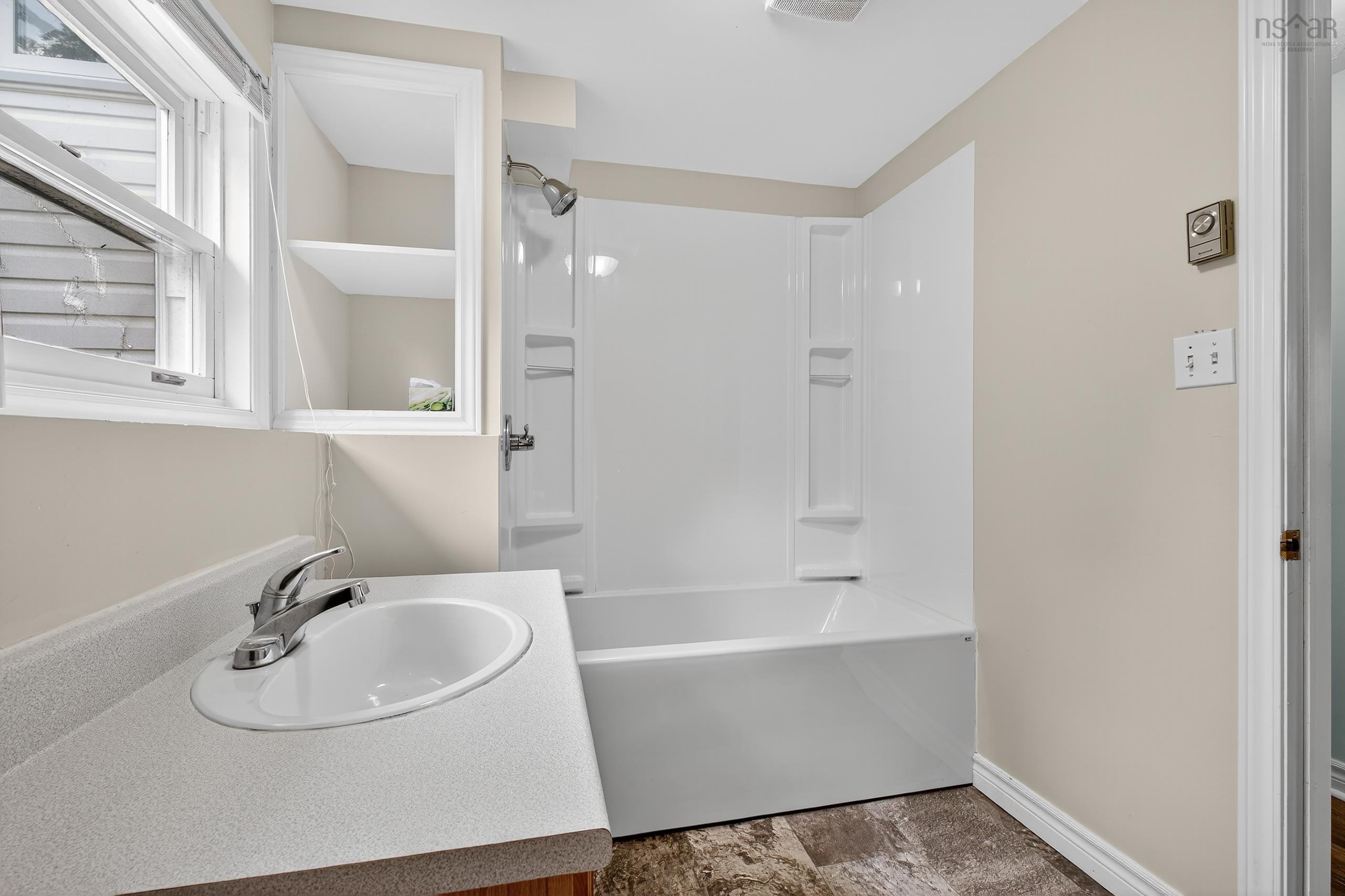 $349,900.00: 670 Cottage Road, Sydney, NS, B1P6S6, Sydney