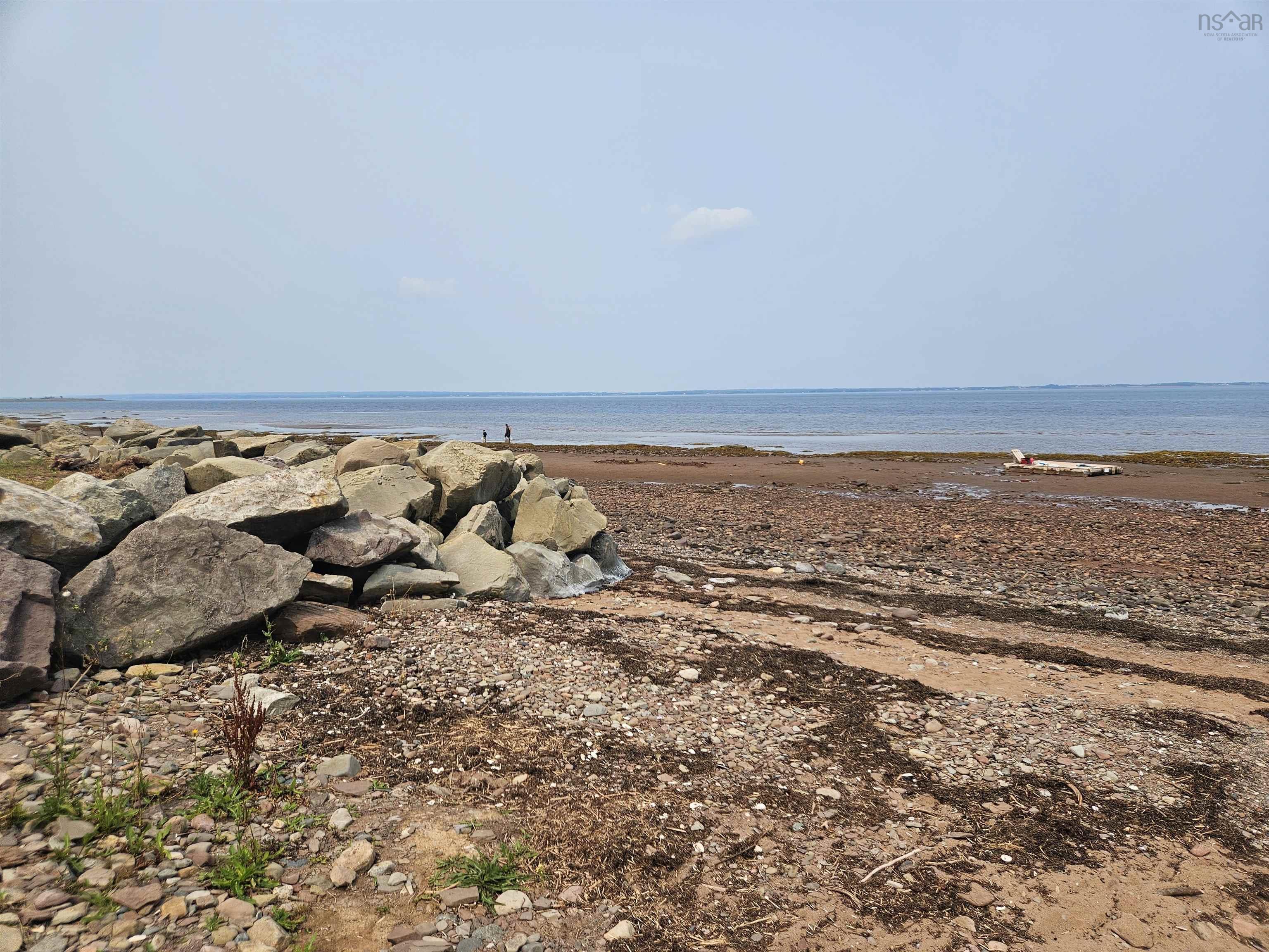 $282,500.00: 90 Dawson Beach, Brule