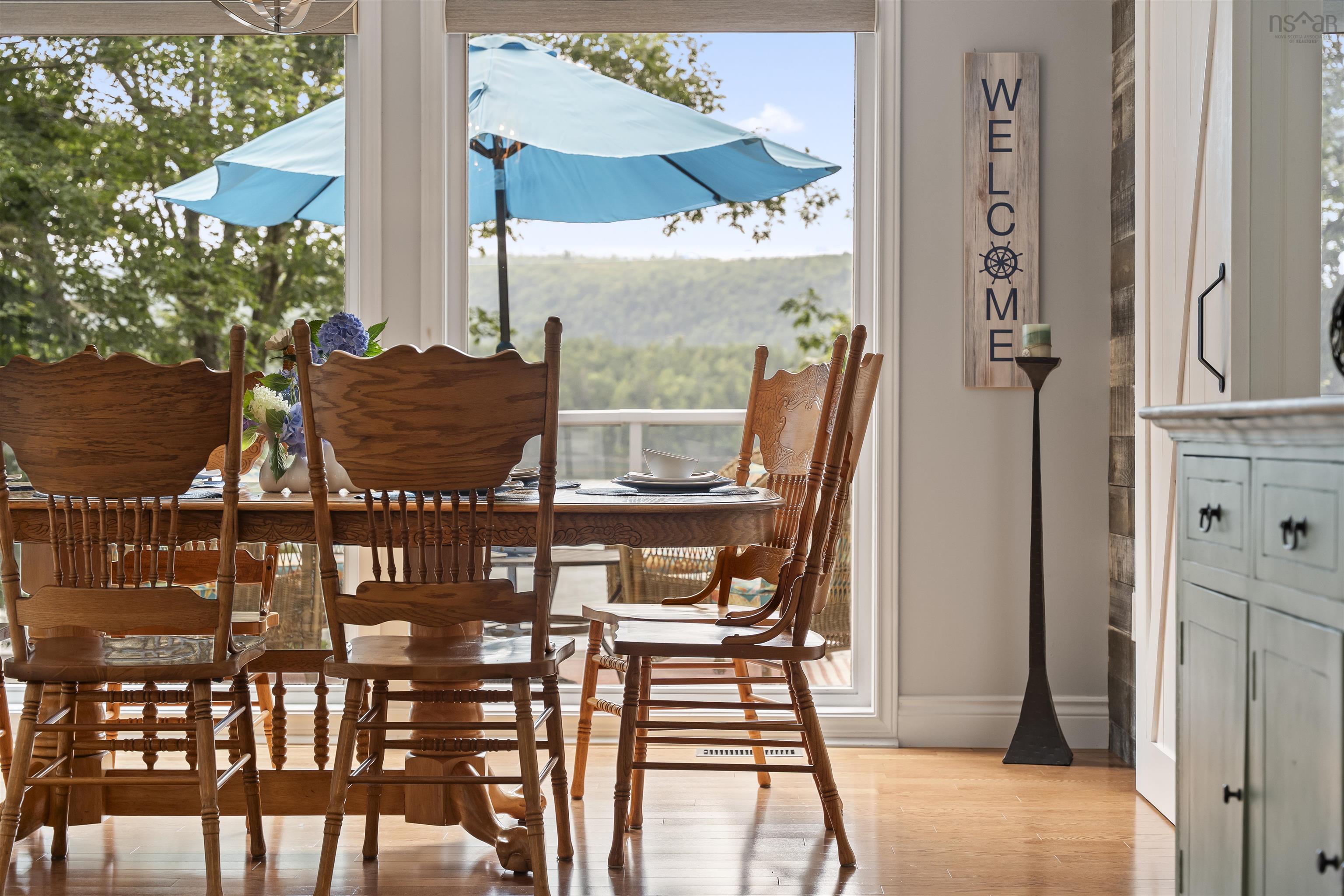 $1,575,000.00: 261 Viewmount Drive, Allen Heights