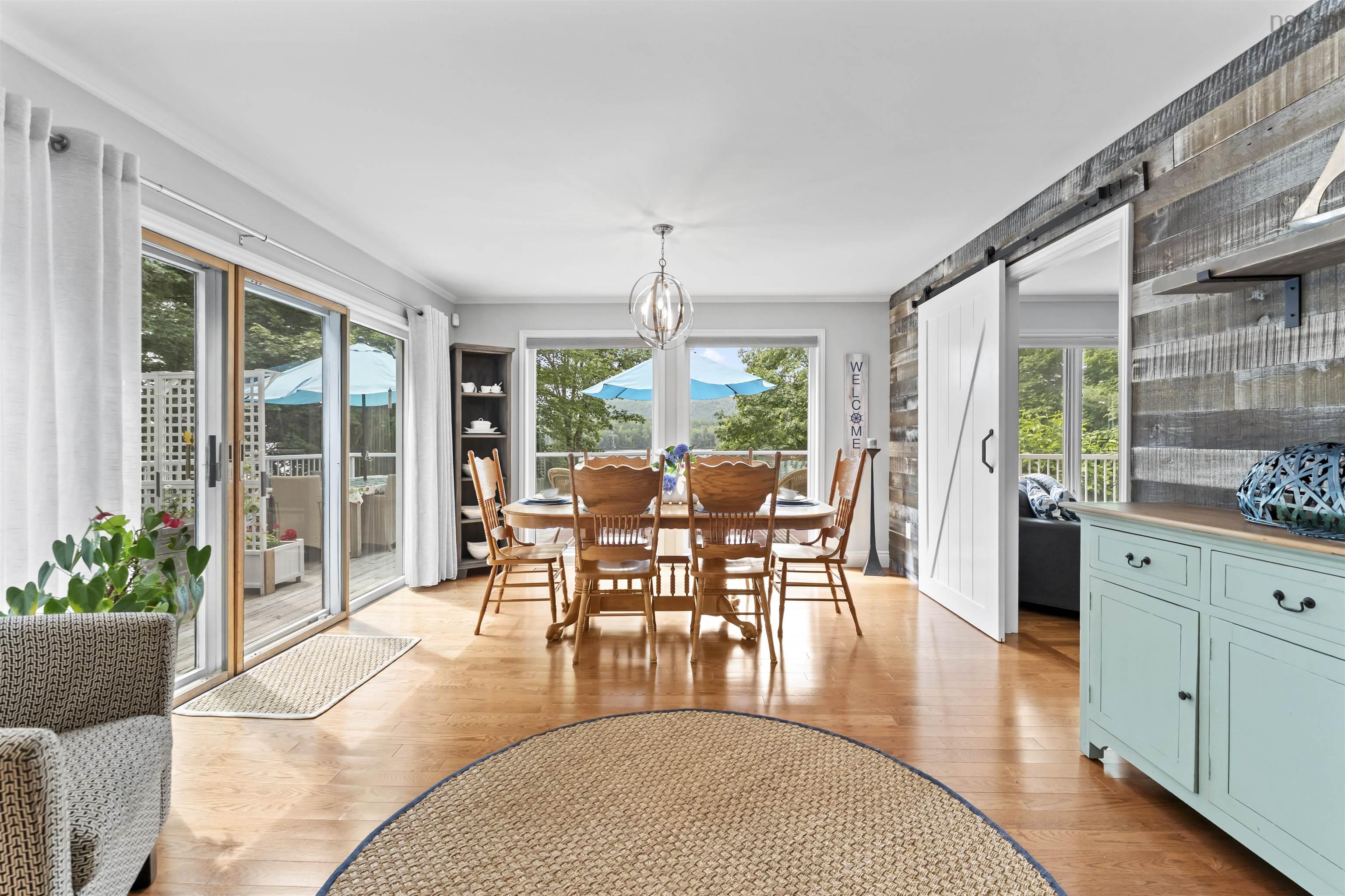 $1,575,000.00: 261 Viewmount Drive, Allen Heights