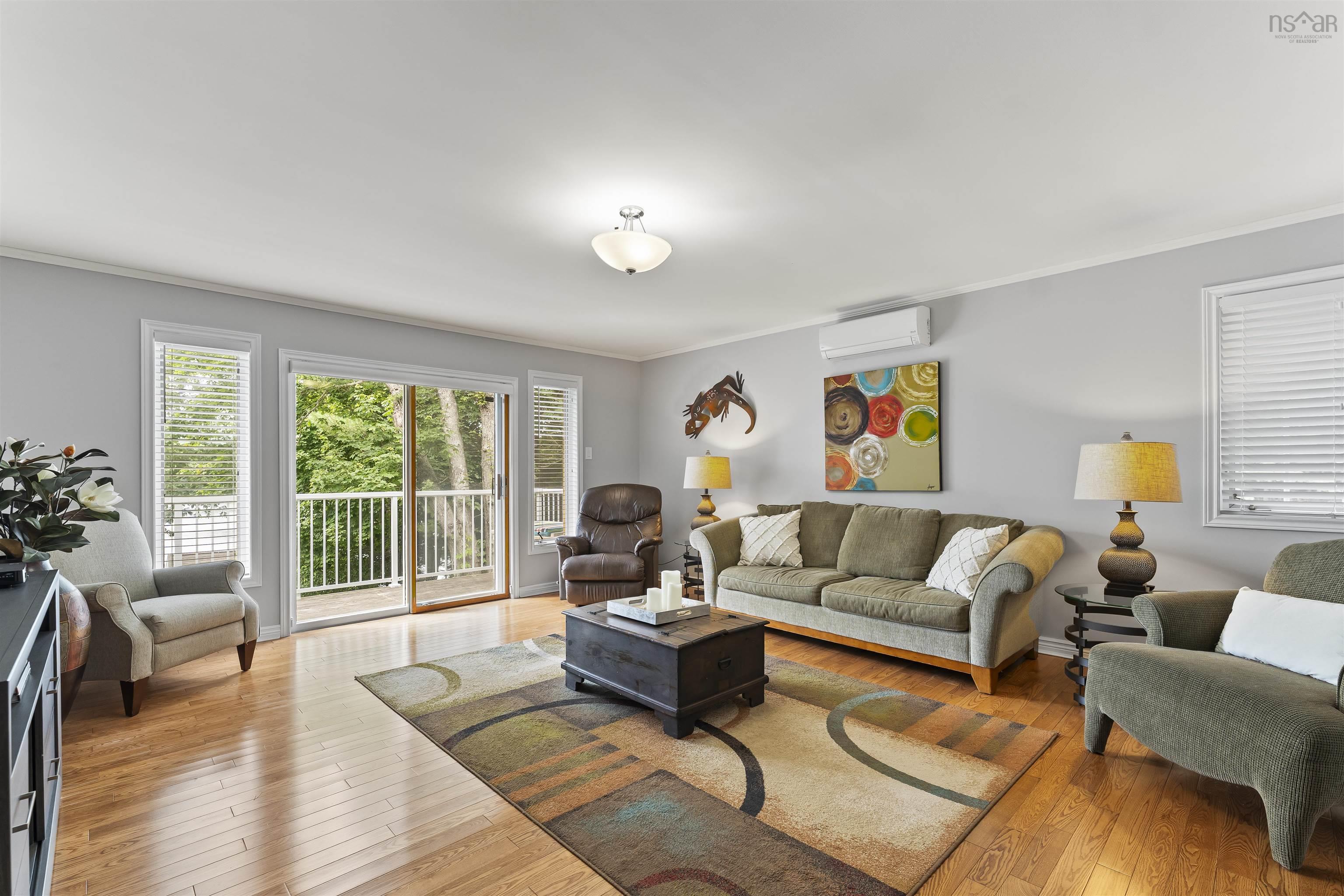 $1,575,000.00: 261 Viewmount Drive, Allen Heights