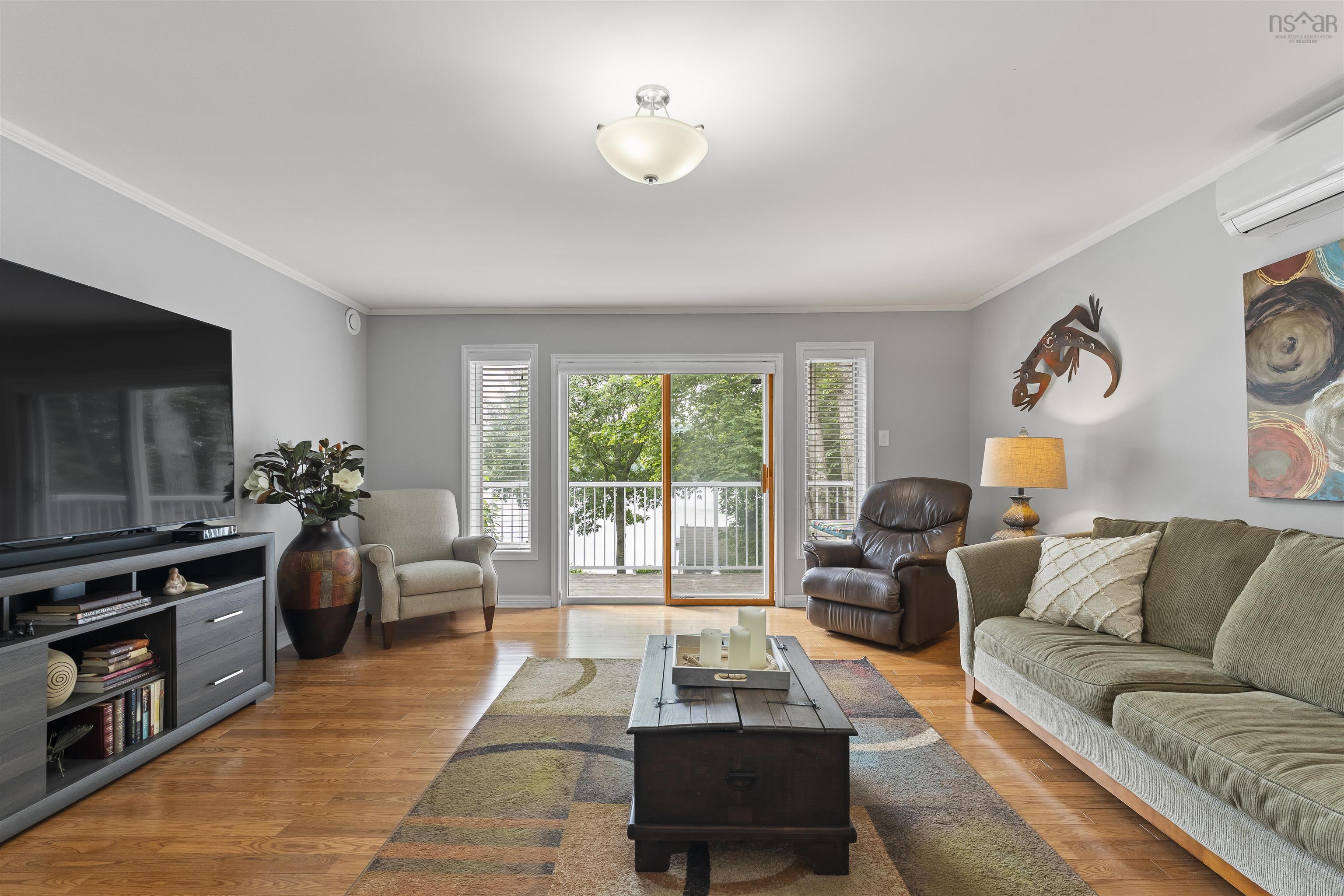 $1,575,000.00: 261 Viewmount Drive, Allen Heights