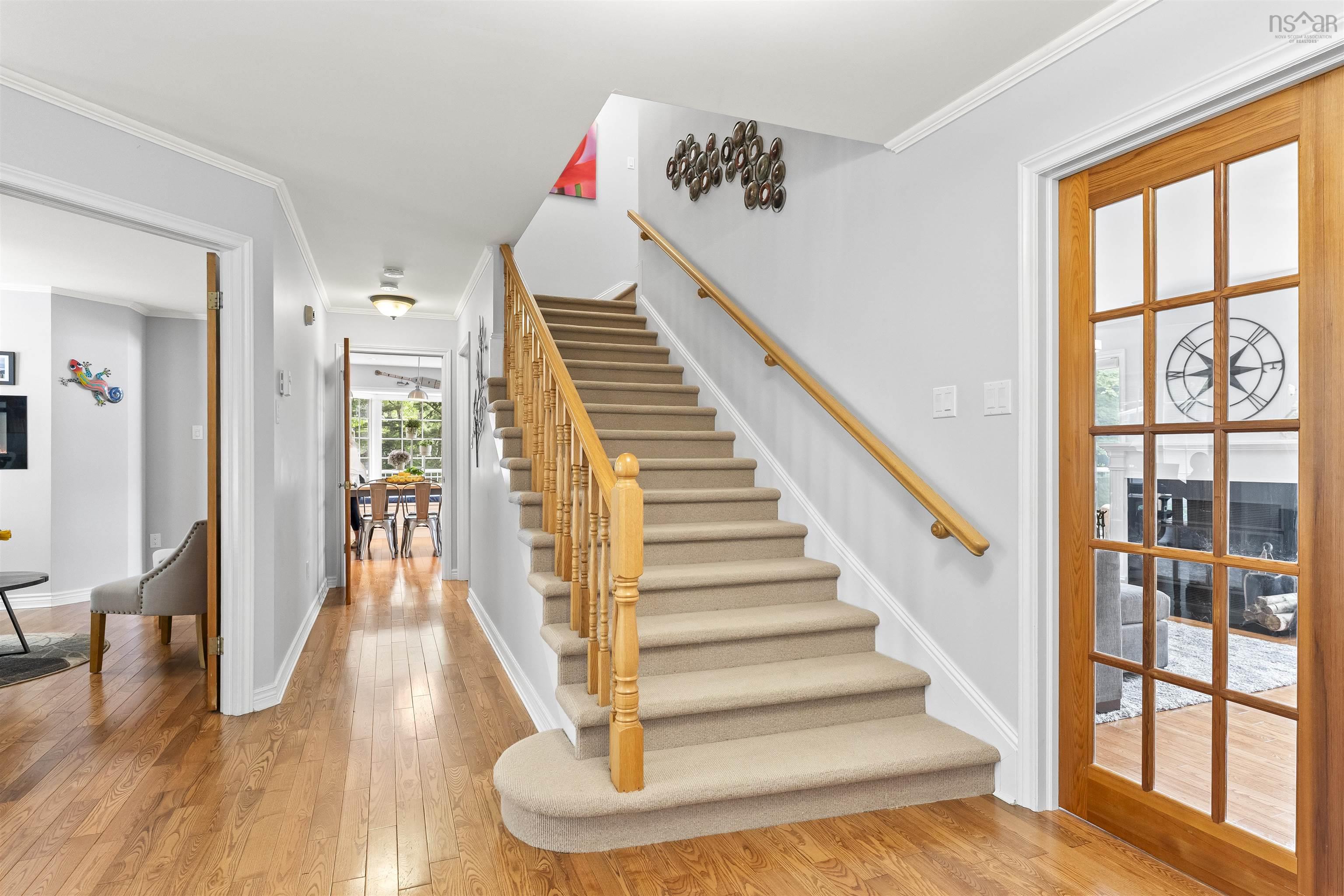 $1,575,000.00: 261 Viewmount Drive, Allen Heights