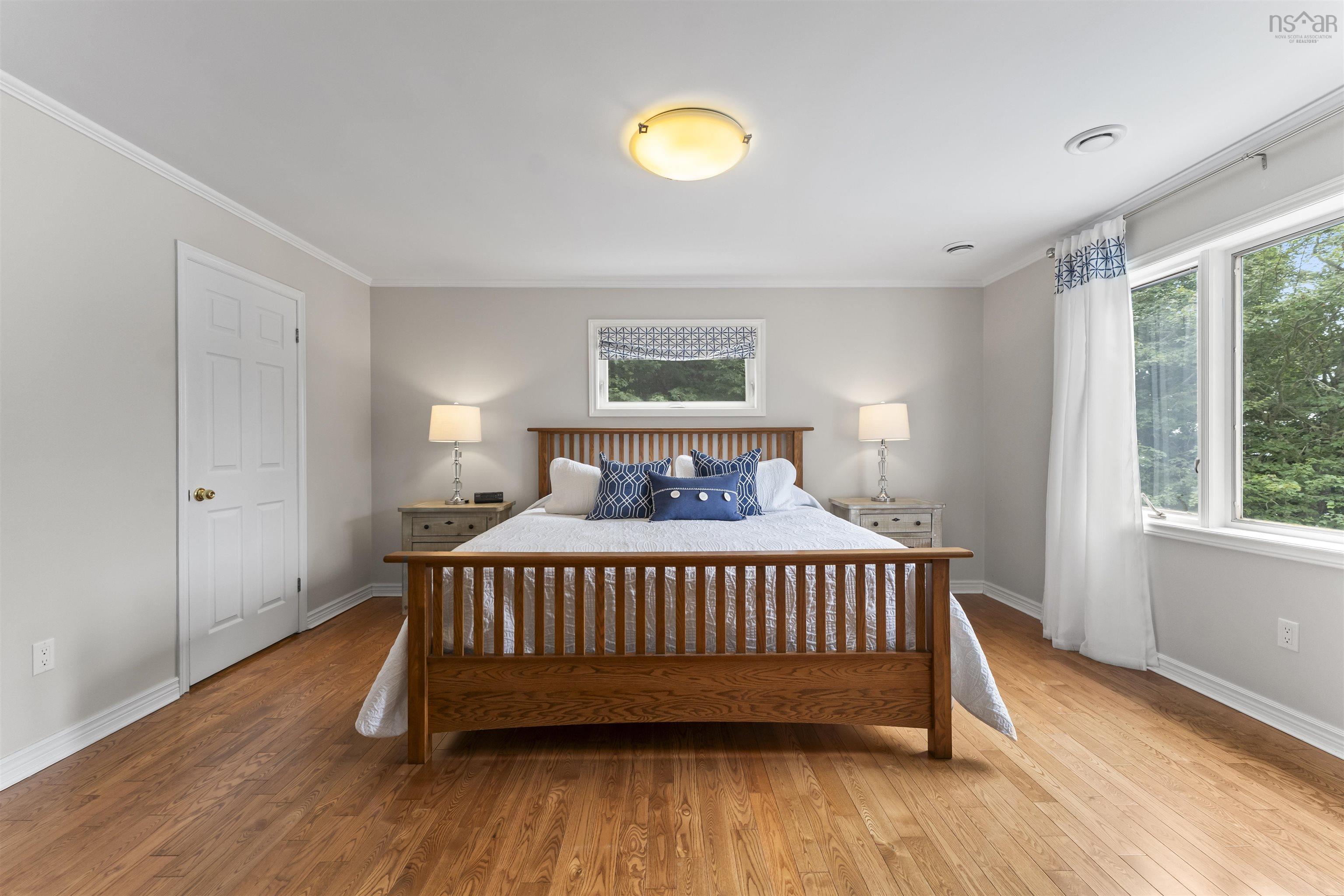 $1,575,000.00: 261 Viewmount Drive, Allen Heights