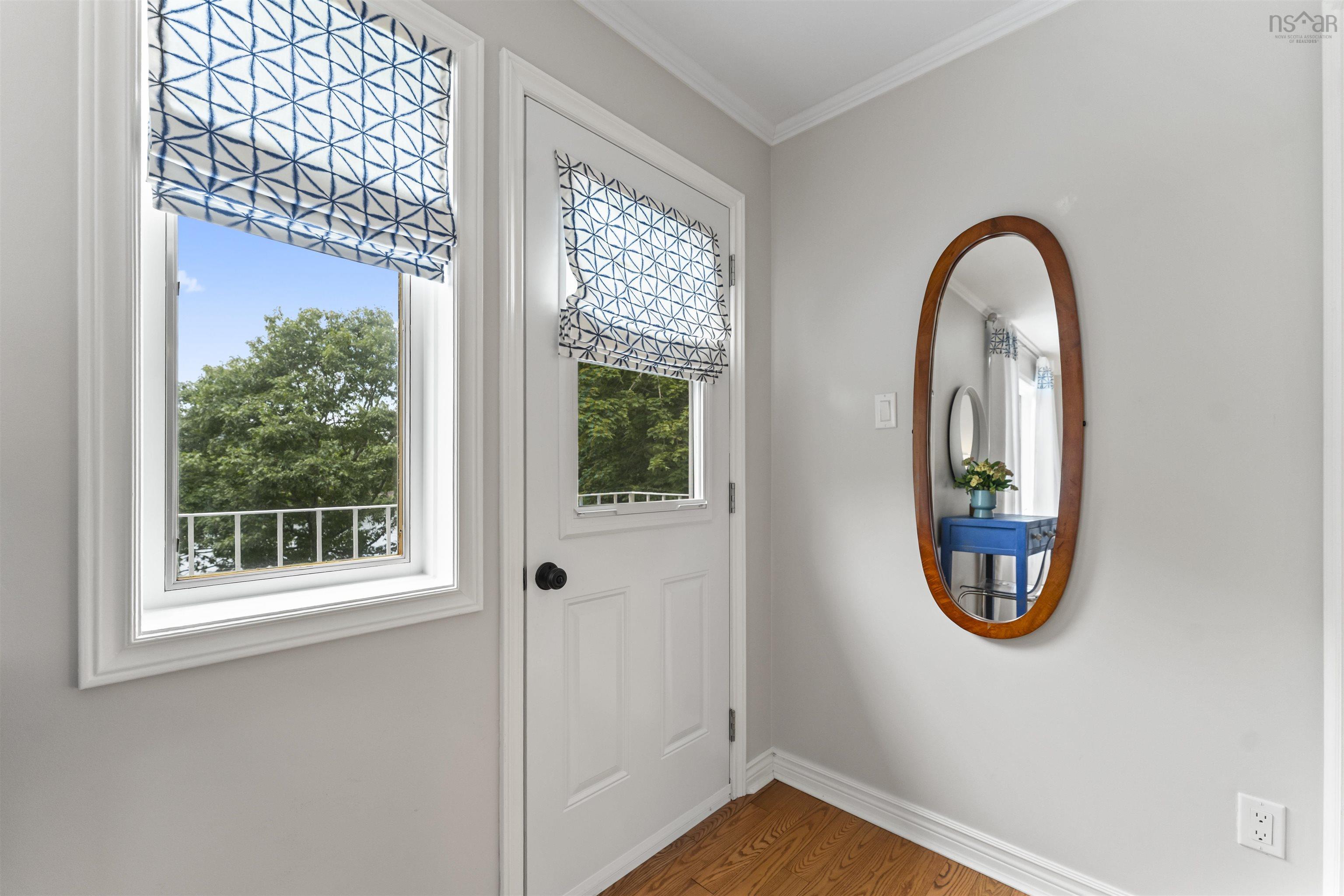 $1,575,000.00: 261 Viewmount Drive, Allen Heights